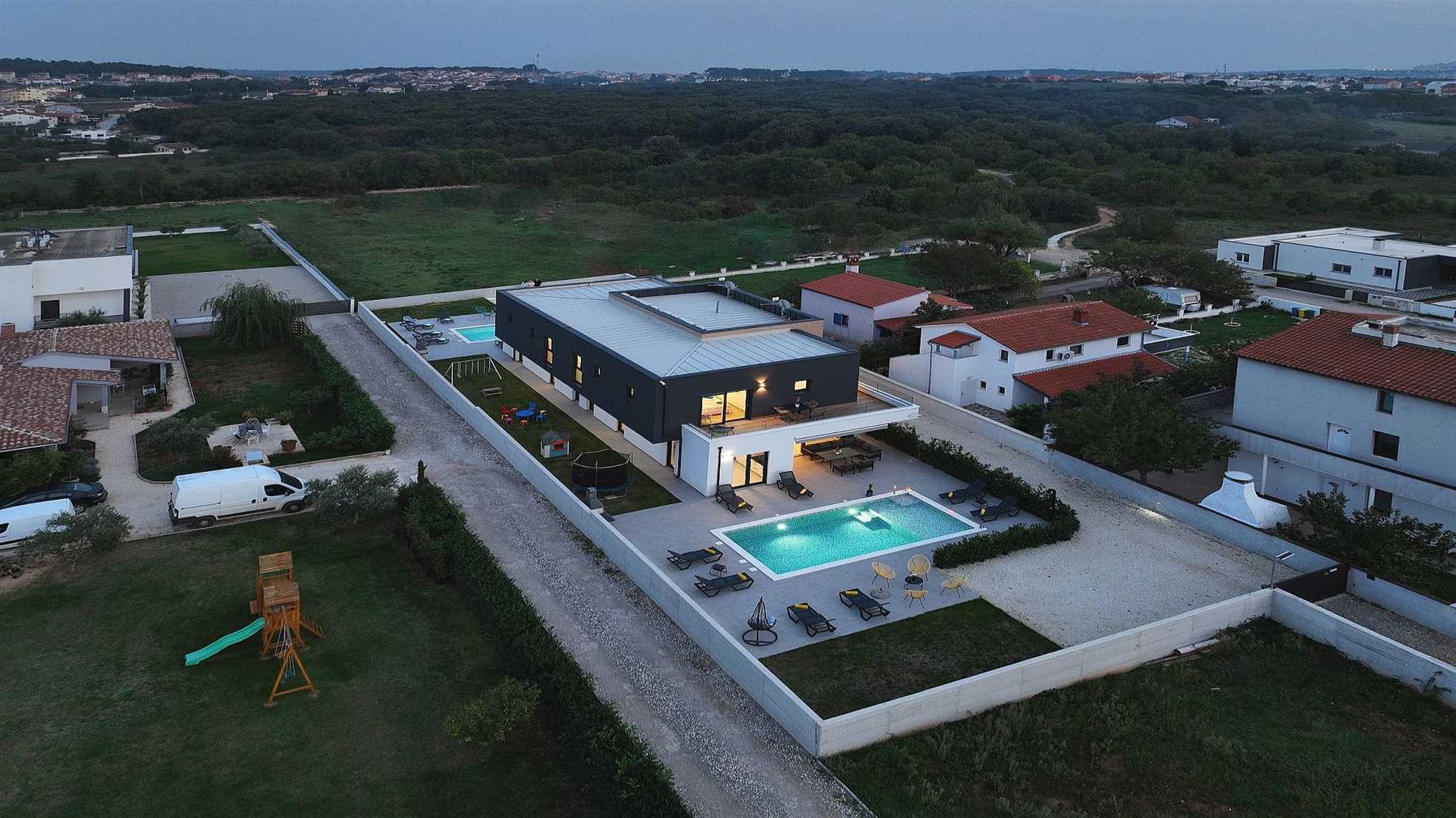 Luxurious and elegant poolside villa in Pula