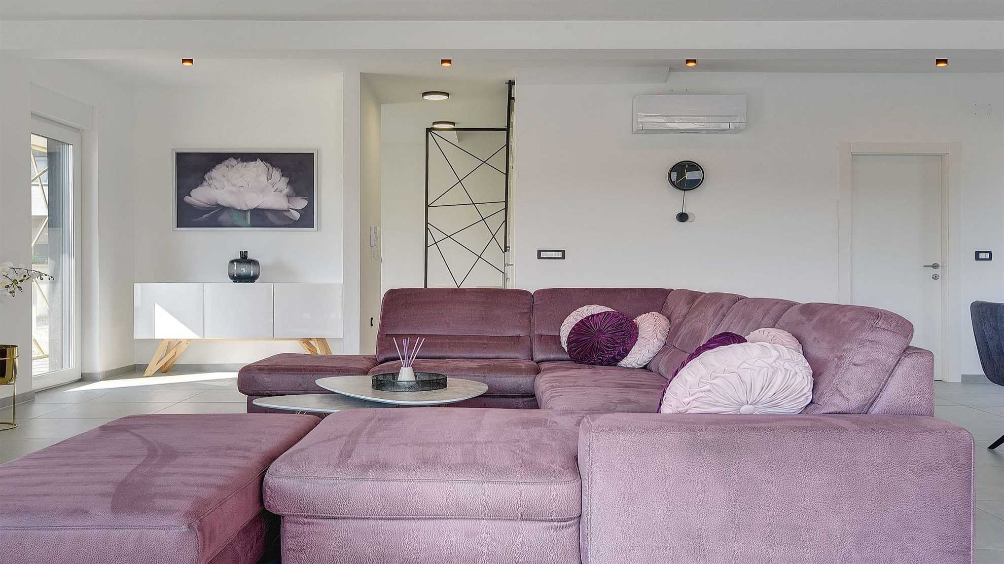 Luxurious and elegant poolside villa in Pula