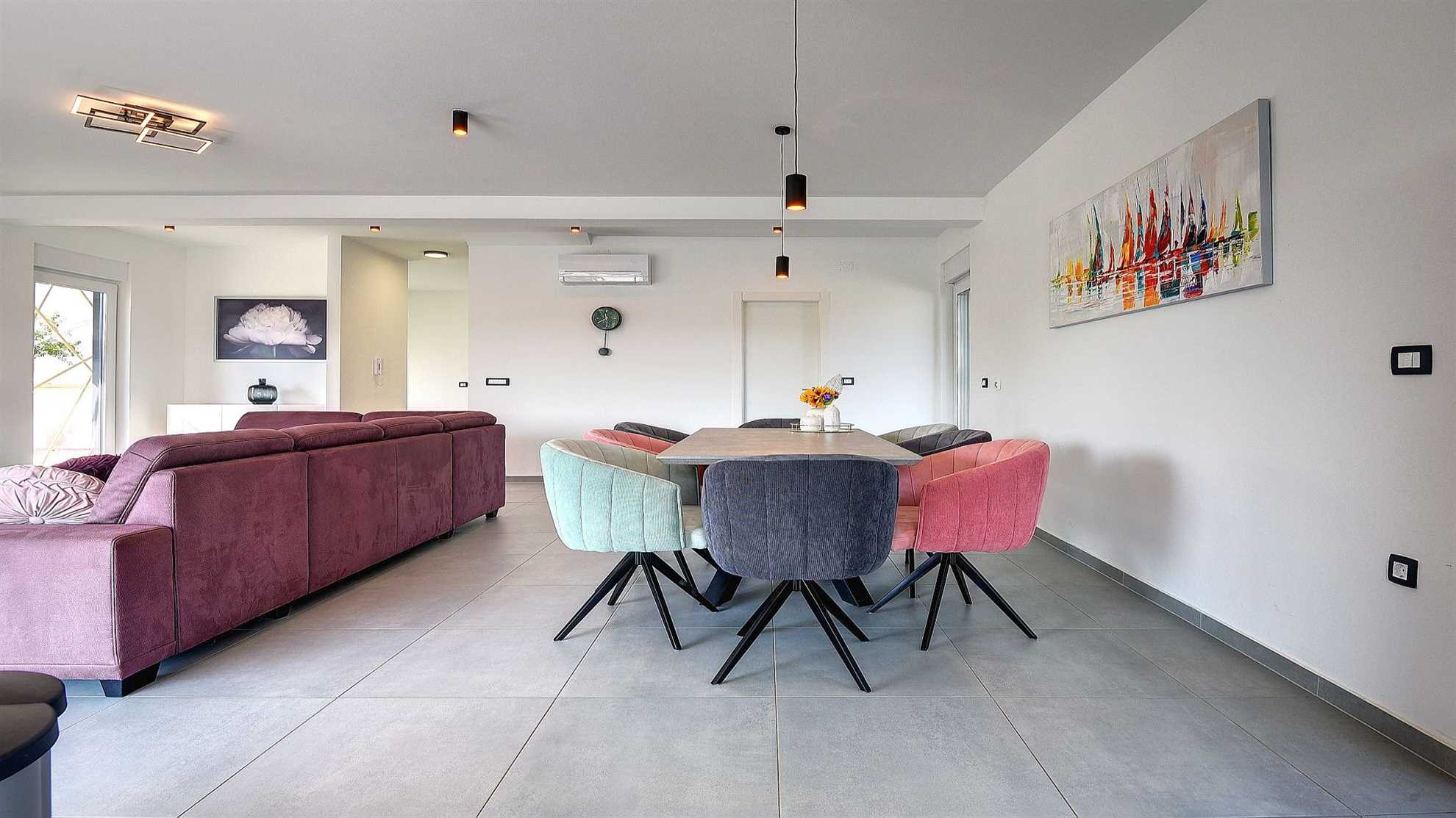 Luxurious and elegant poolside villa in Pula