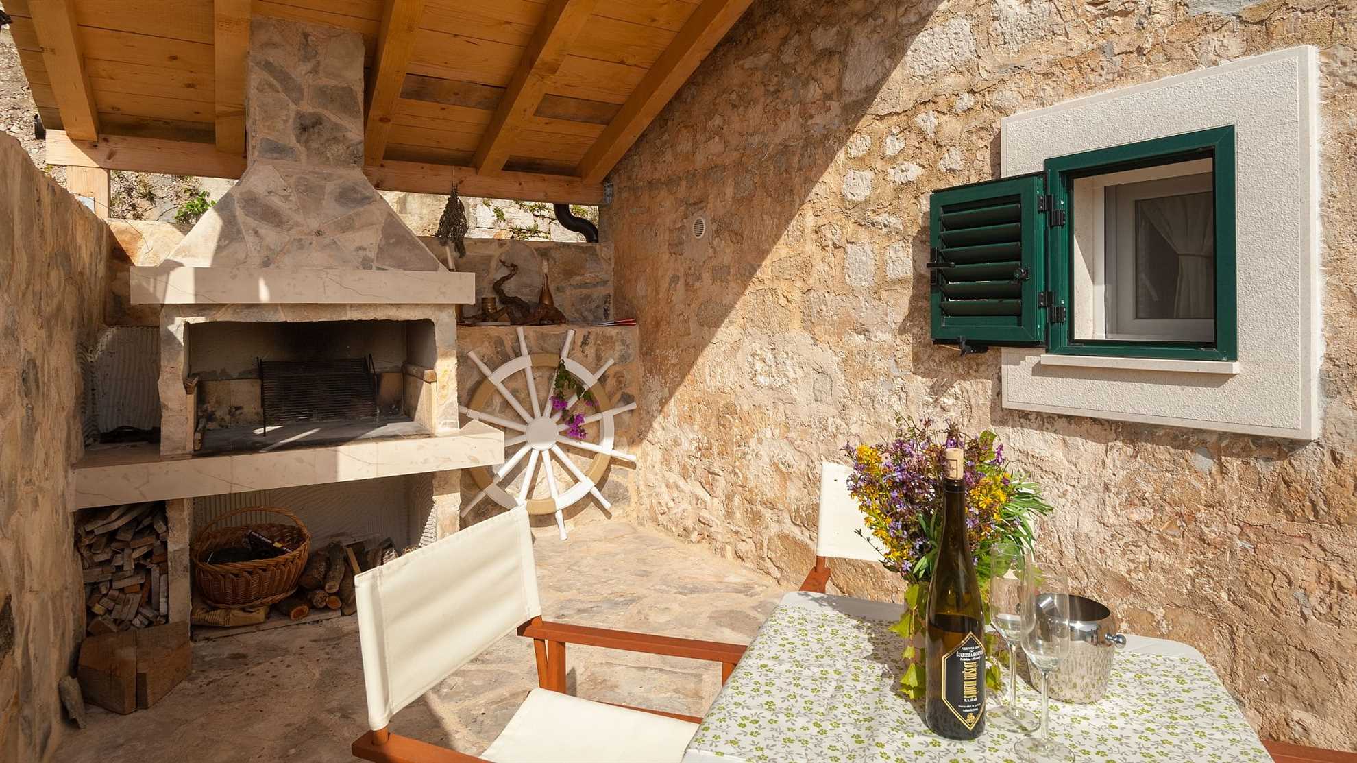 Lovely and traditional stone villa in Donje Selo