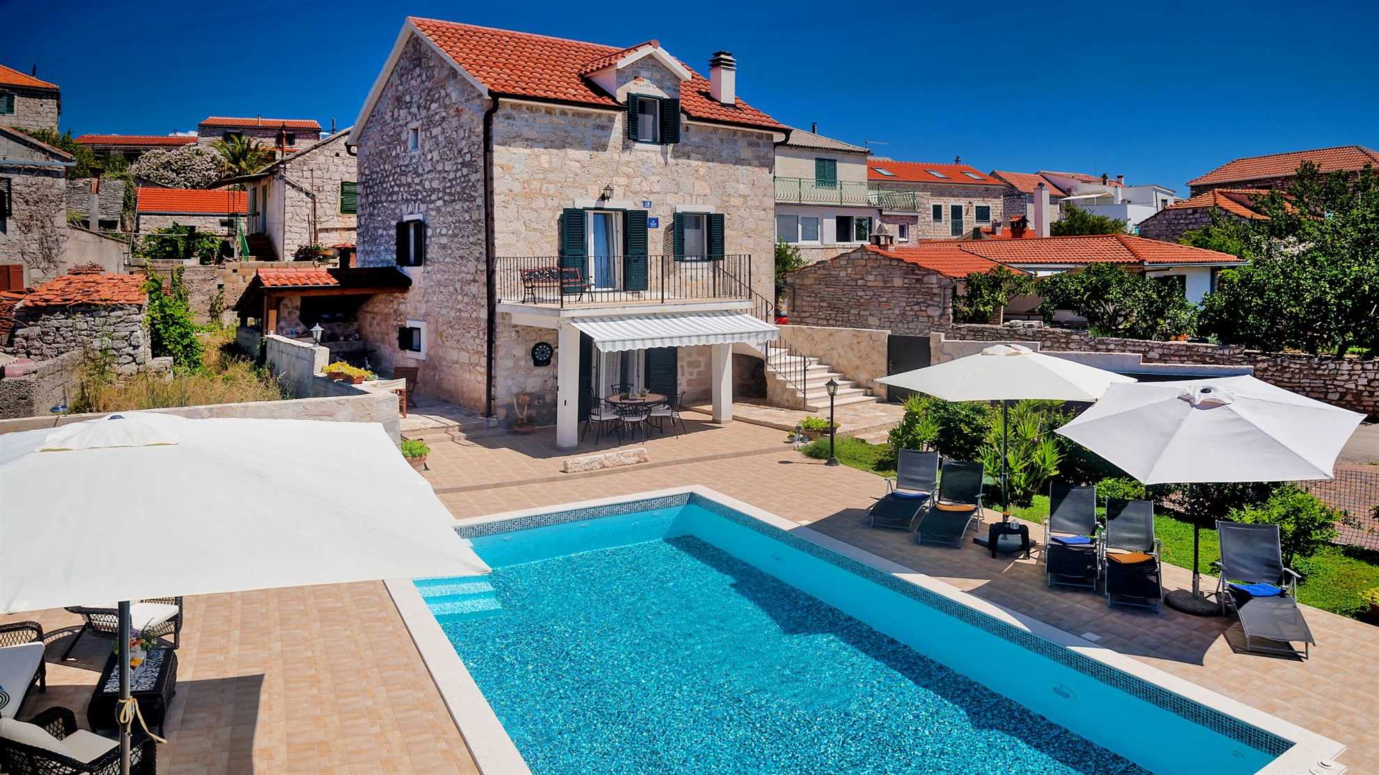 Lovely and traditional stone villa in Donje Selo