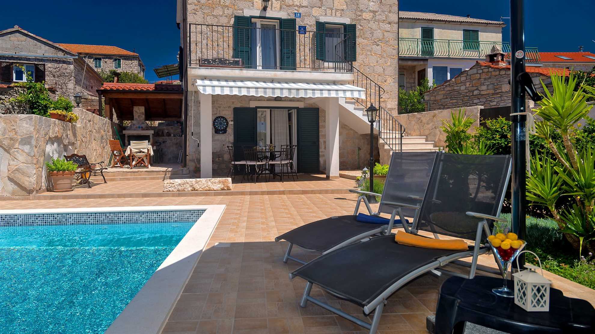 Lovely and traditional stone villa in Donje Selo