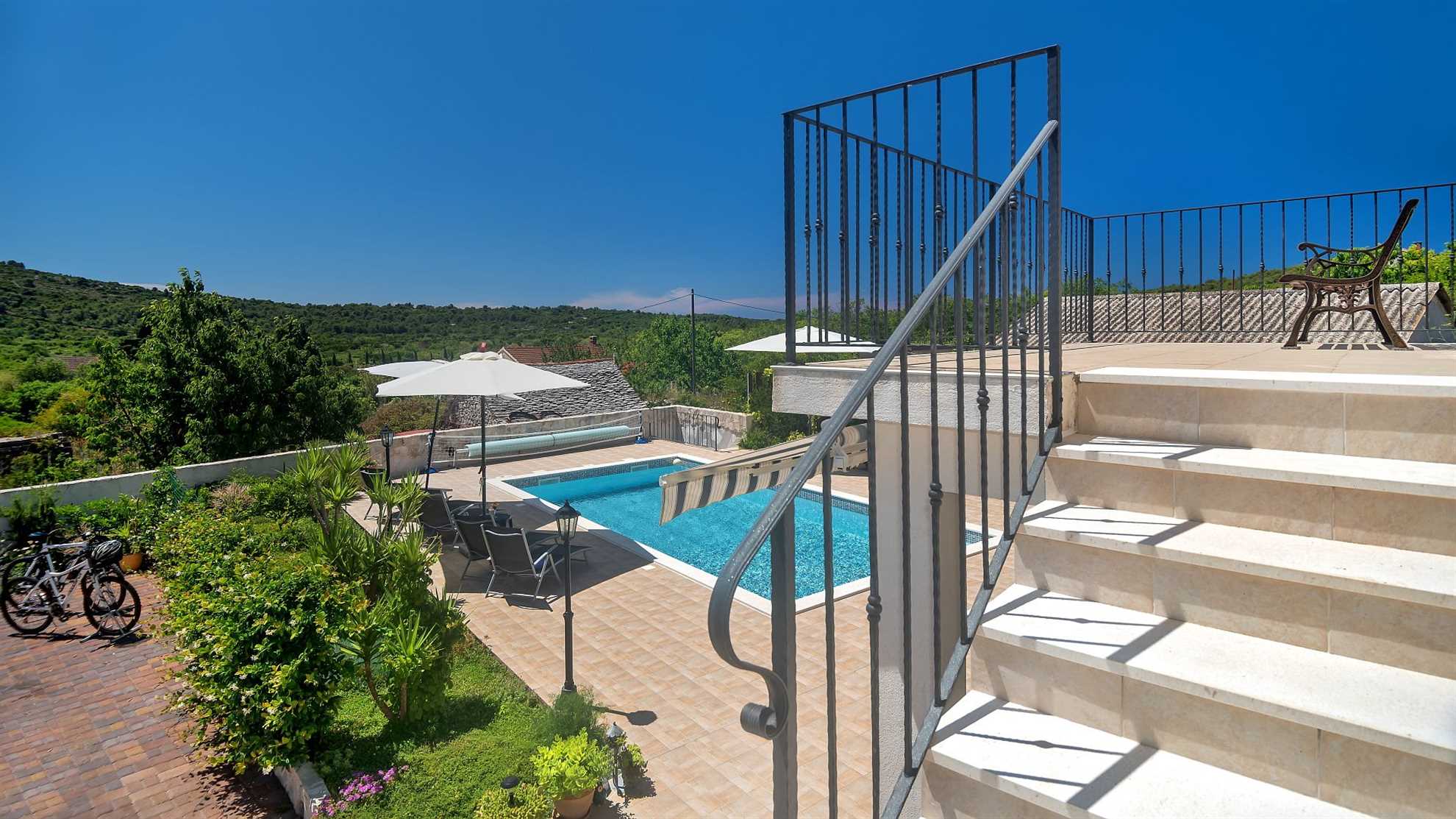 Lovely and traditional stone villa in Donje Selo