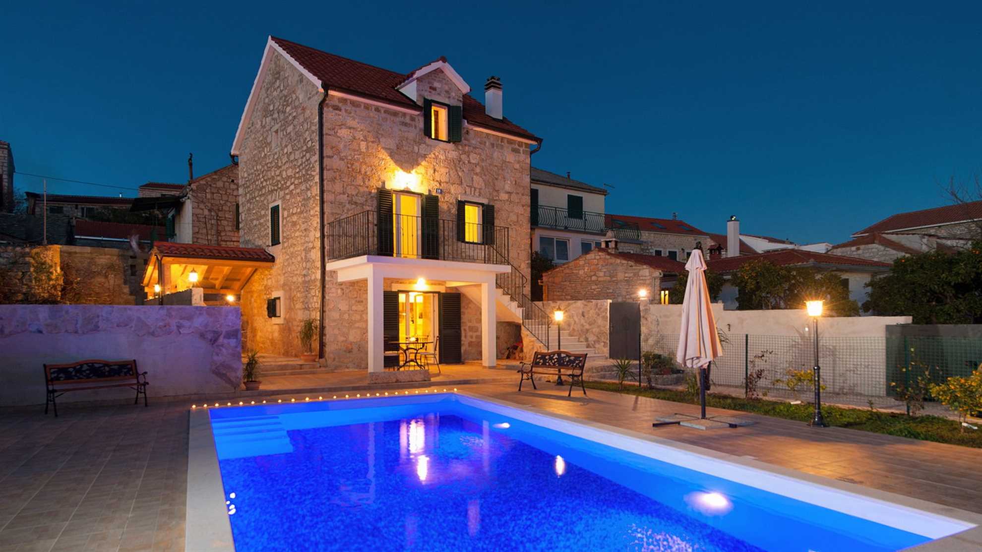 Lovely and traditional stone villa in Donje Selo