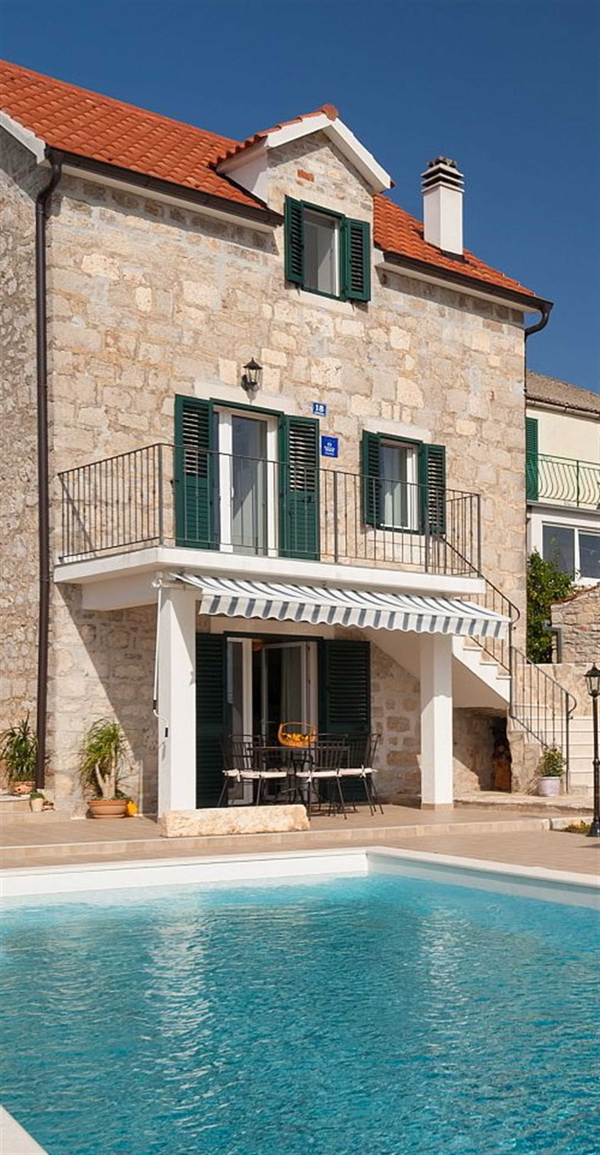 Lovely and traditional stone villa in Donje Selo