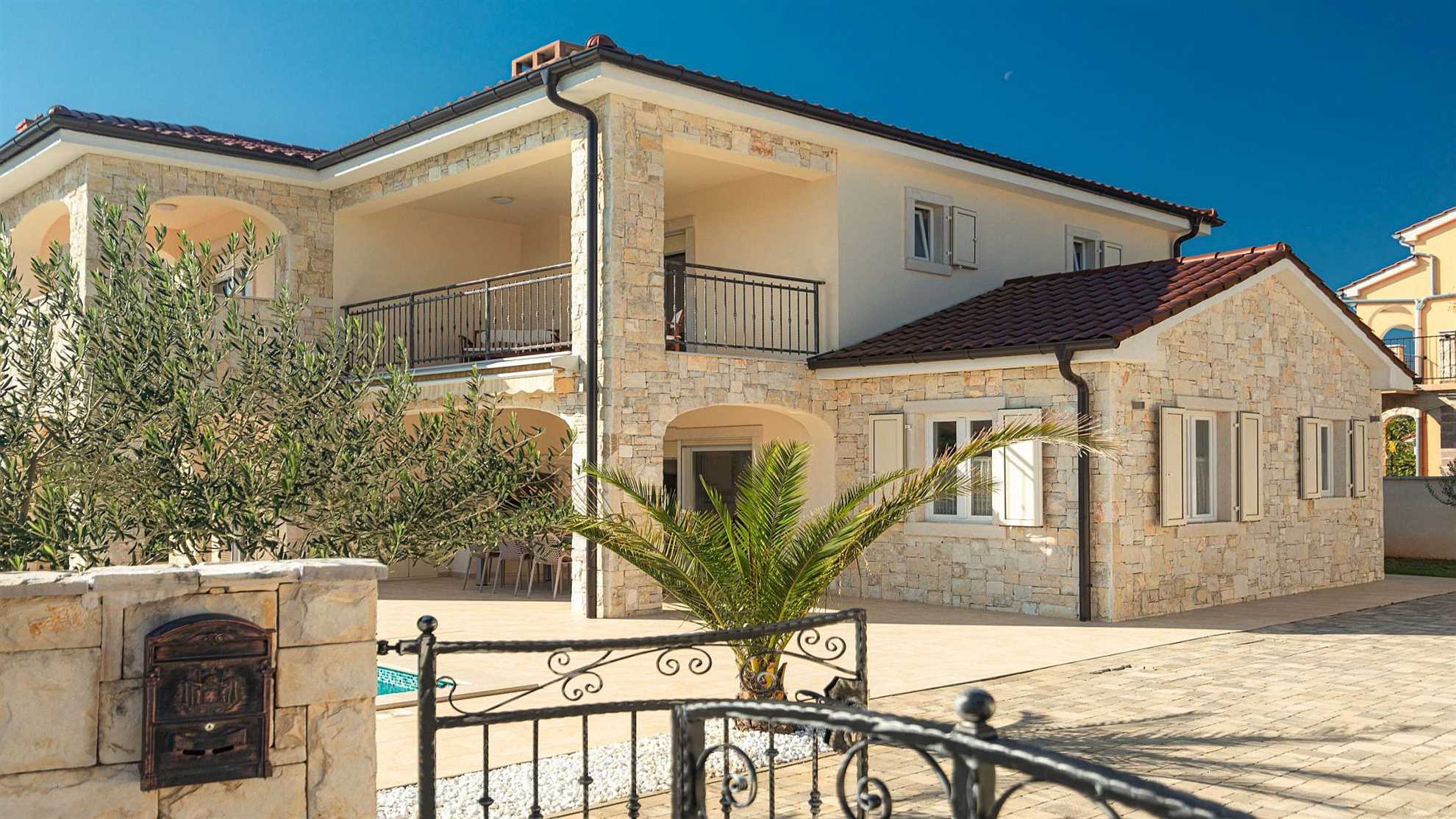 A lovely holiday house close to the beach in Krk