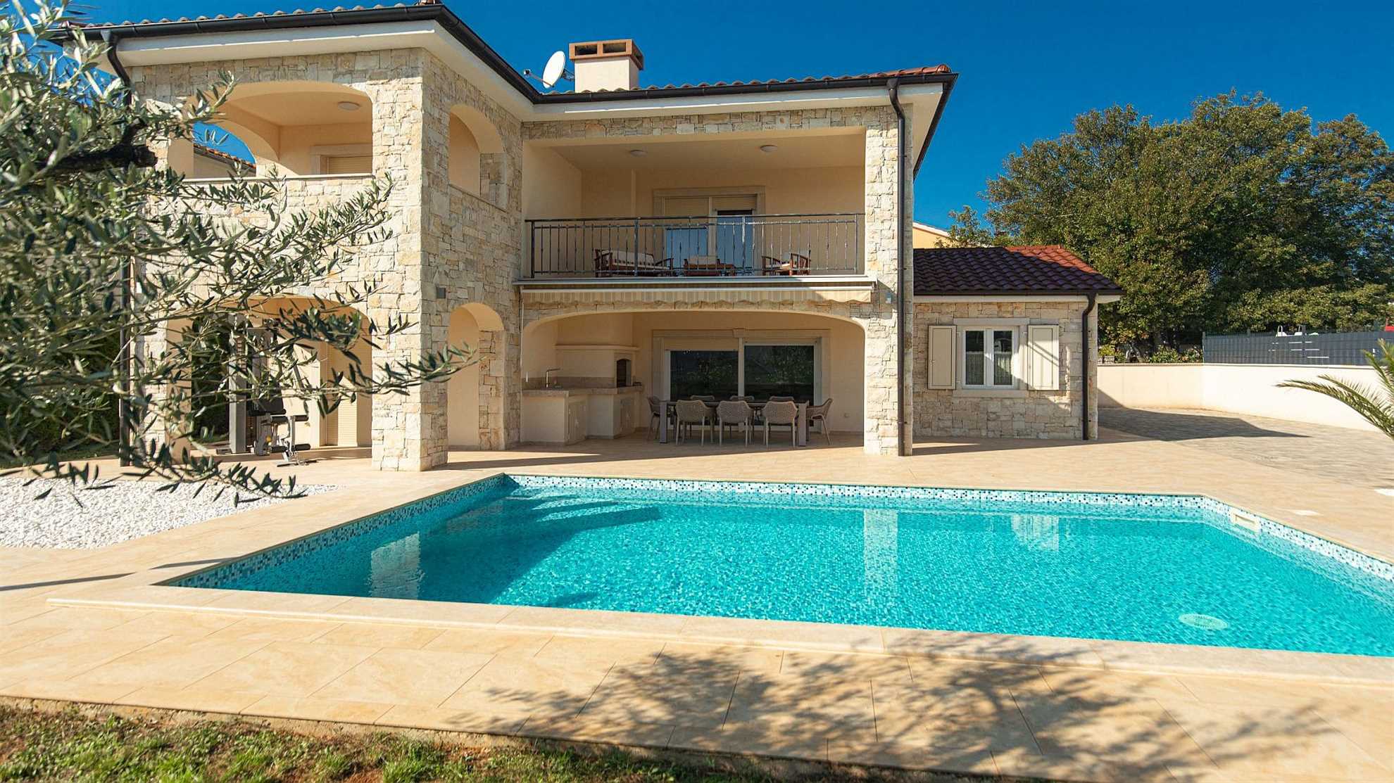 A lovely holiday house close to the beach in Krk