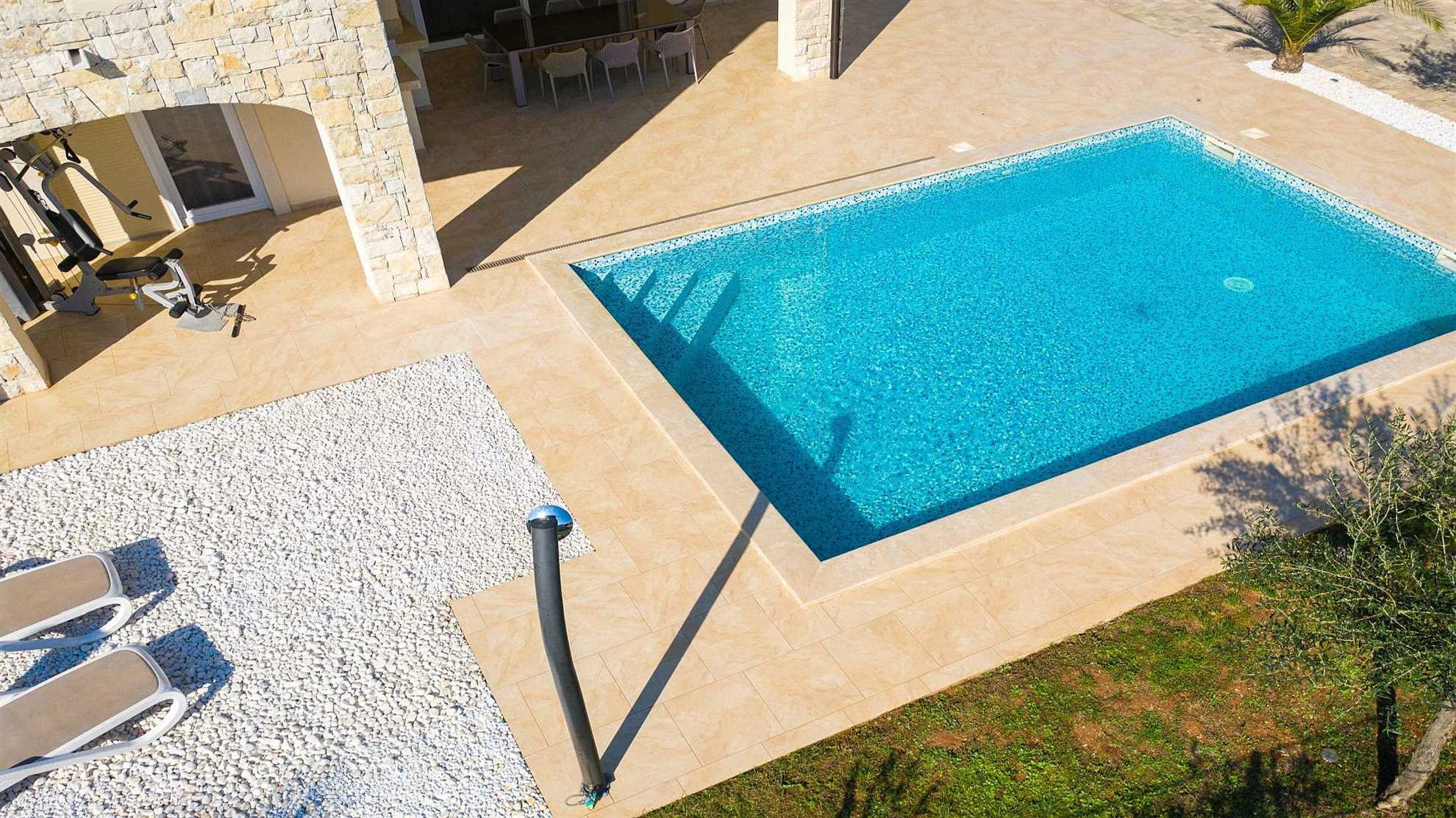 A lovely holiday house close to the beach in Krk