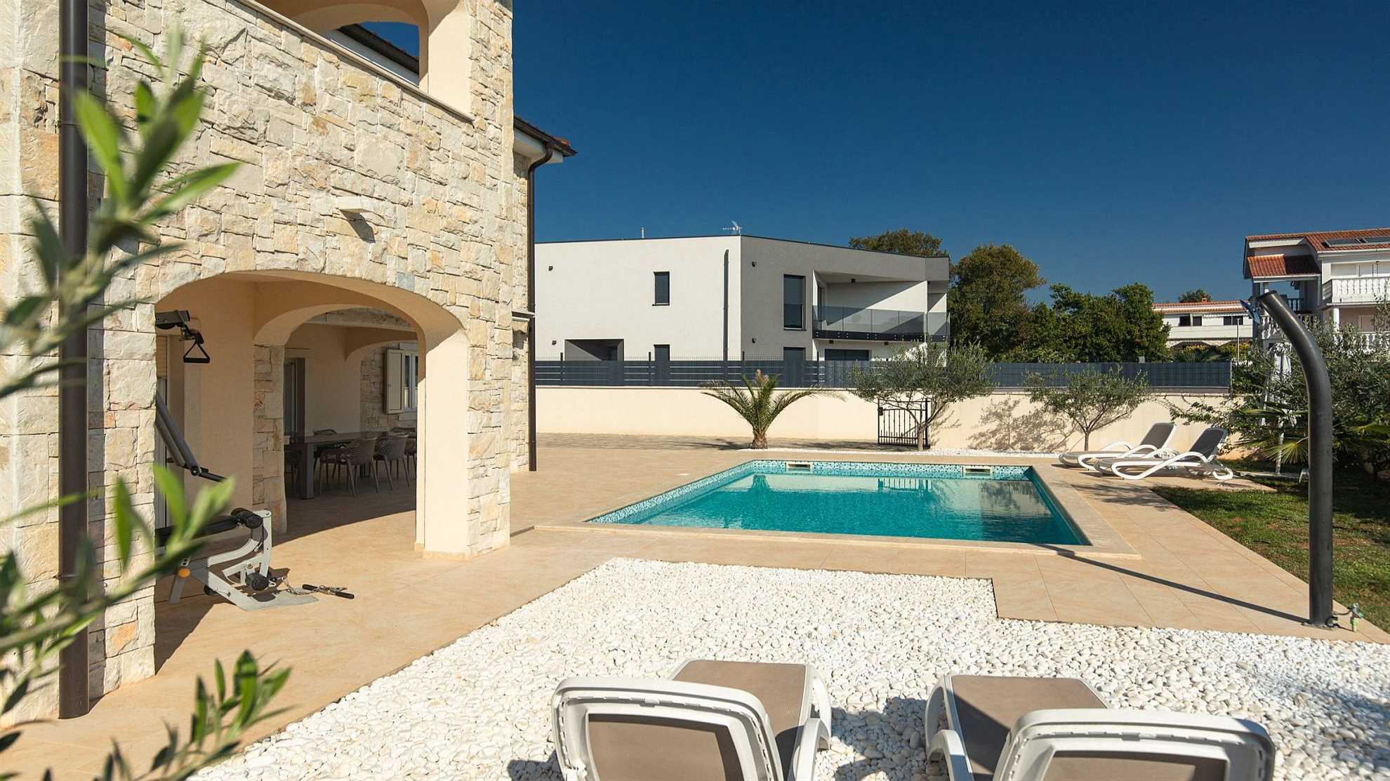 A lovely holiday house close to the beach in Krk