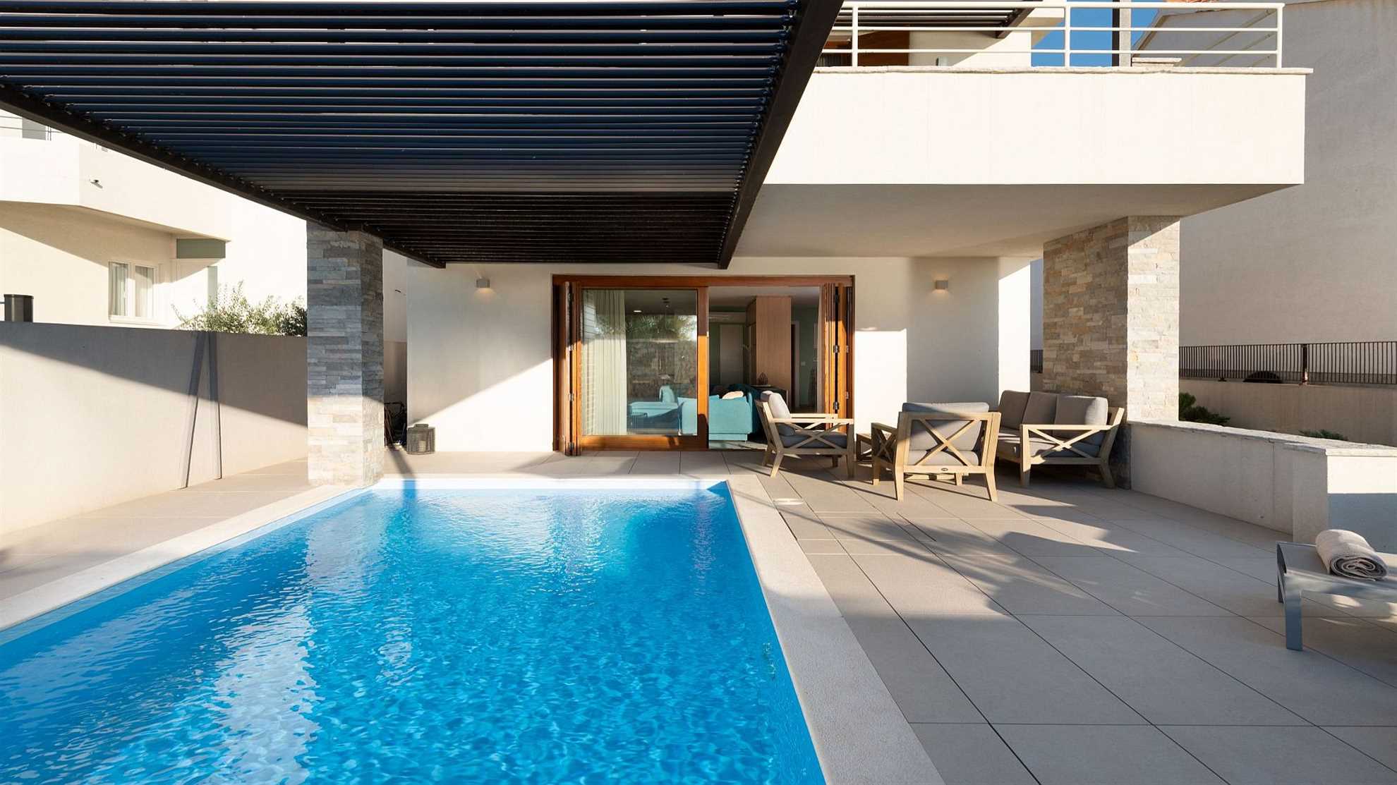 Beautiful luxurious poolside villa in Nin