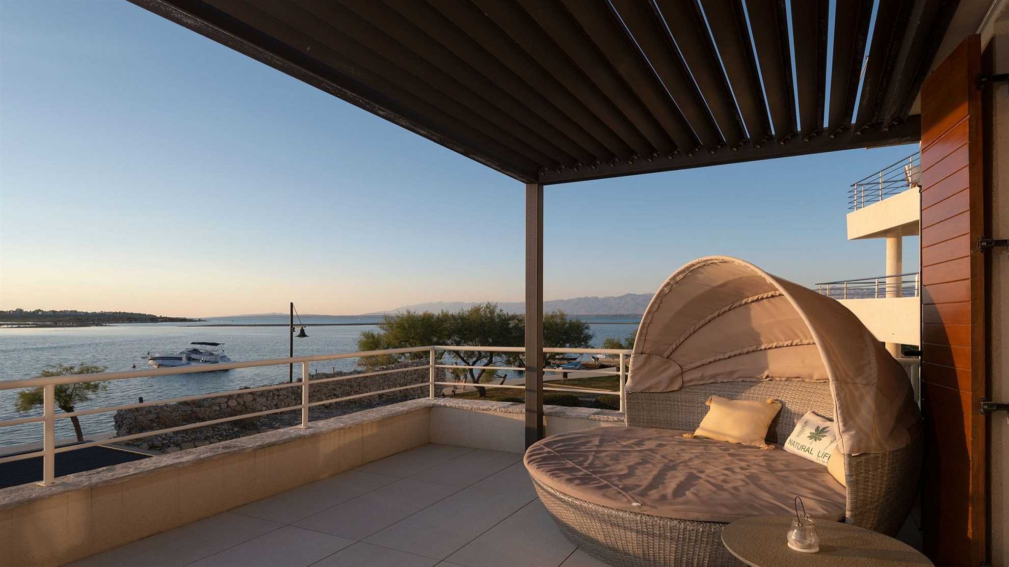 Beautiful luxurious poolside villa in Nin