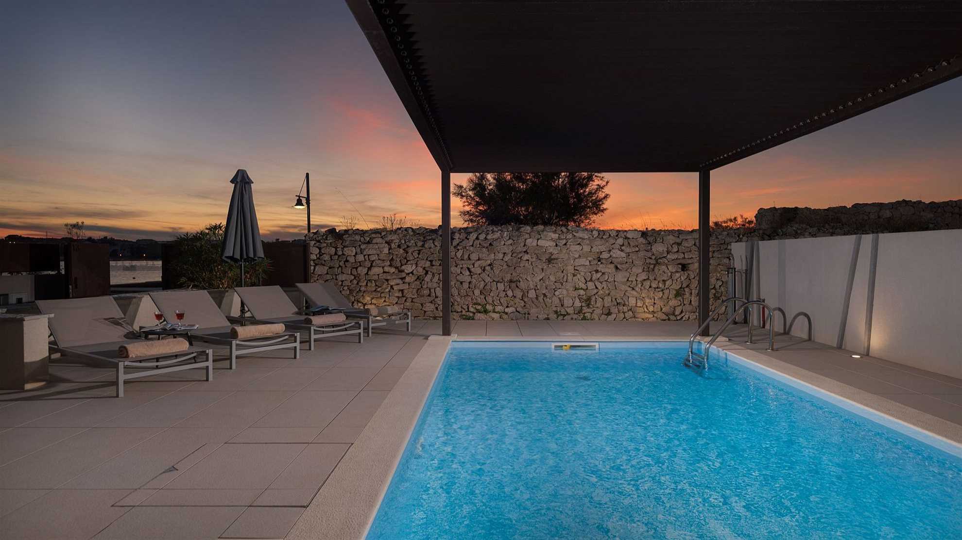 Beautiful luxurious poolside villa in Nin