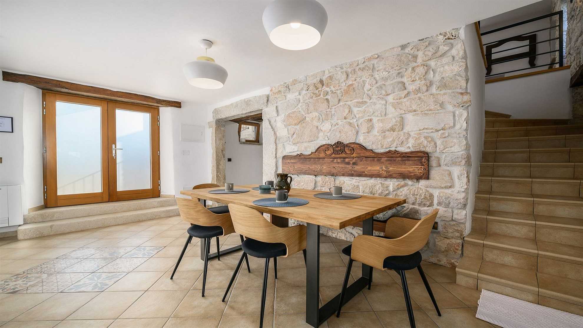 Classic Istrian house with outdoor jacuzzi