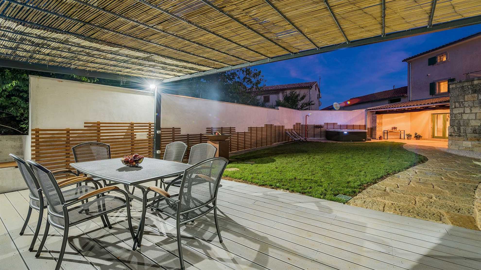 Classic Istrian house with outdoor jacuzzi