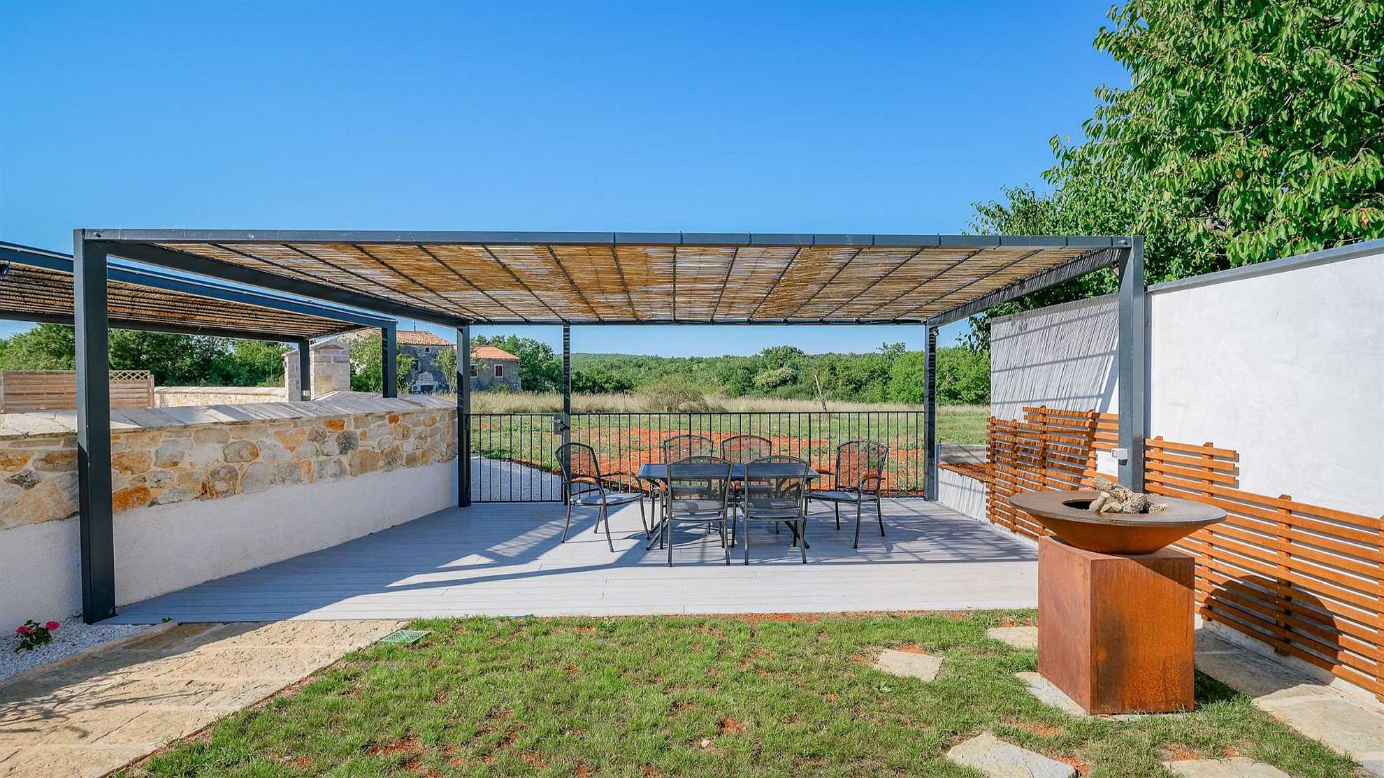 Classic Istrian house with outdoor jacuzzi