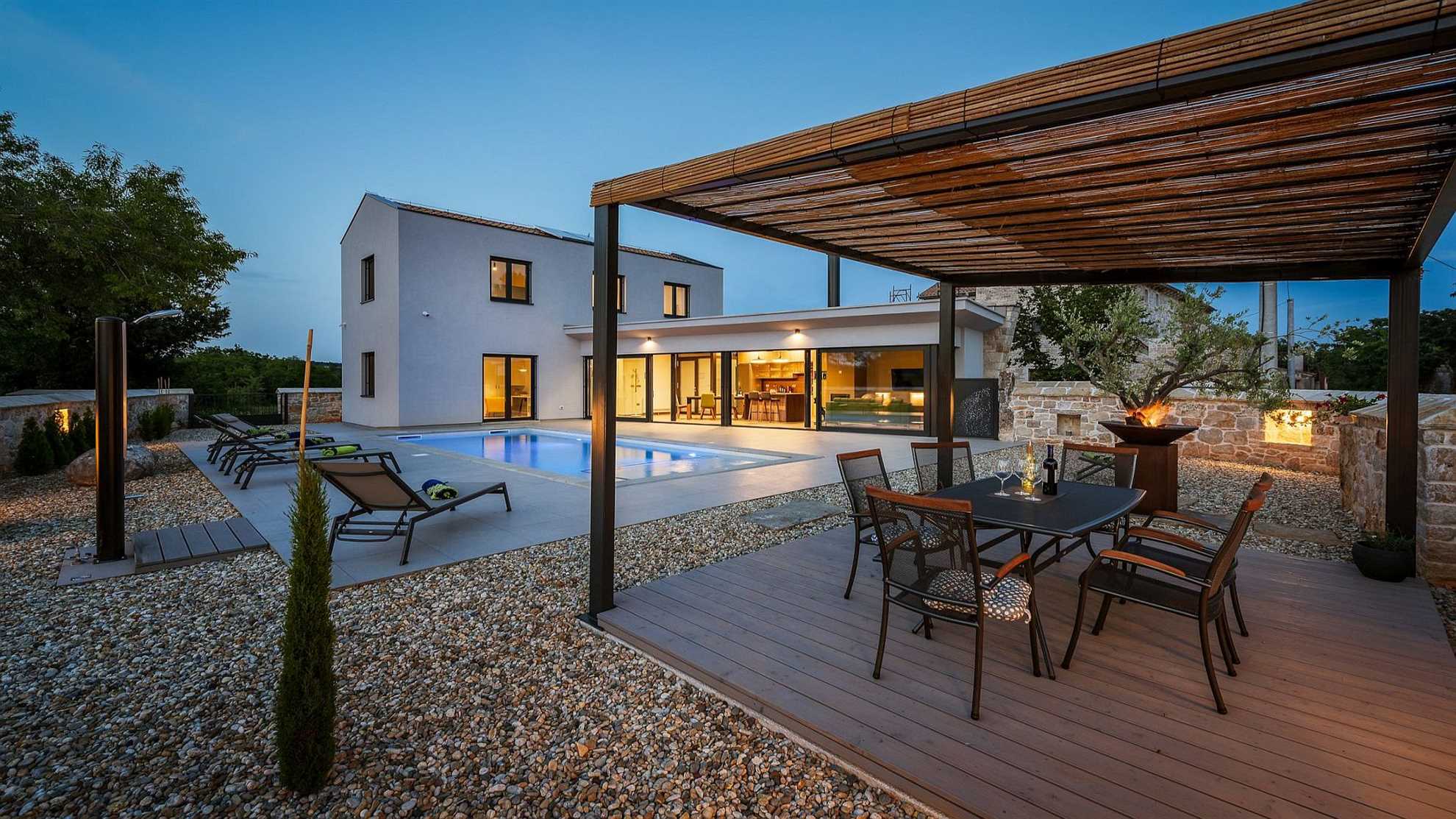 Beautiful and modern villa with swimming pool