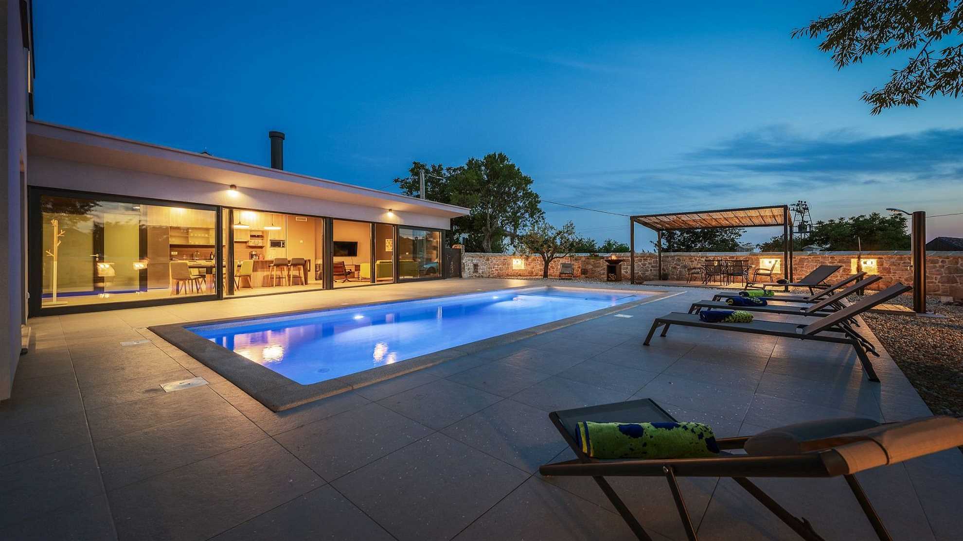 Beautiful and modern villa with swimming pool