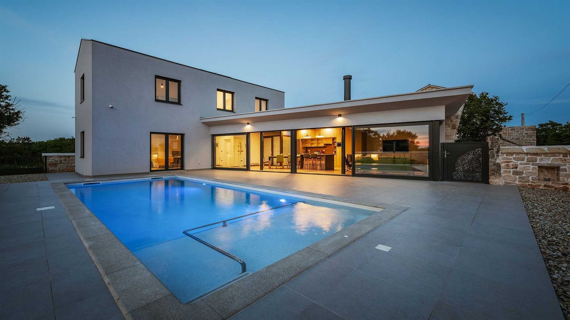 Beautiful and modern villa with swimming pool
