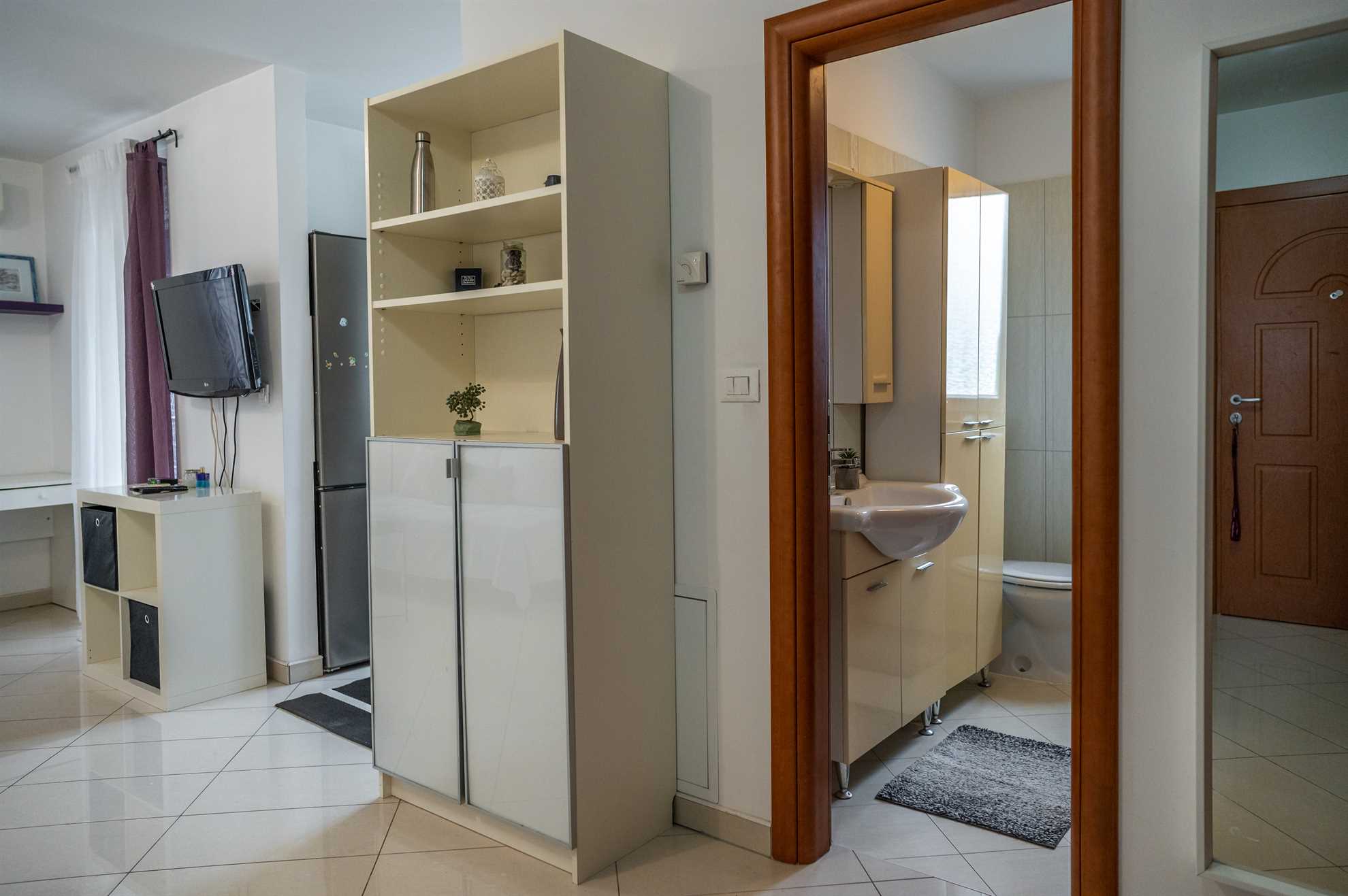 Apartment with escape room & city game