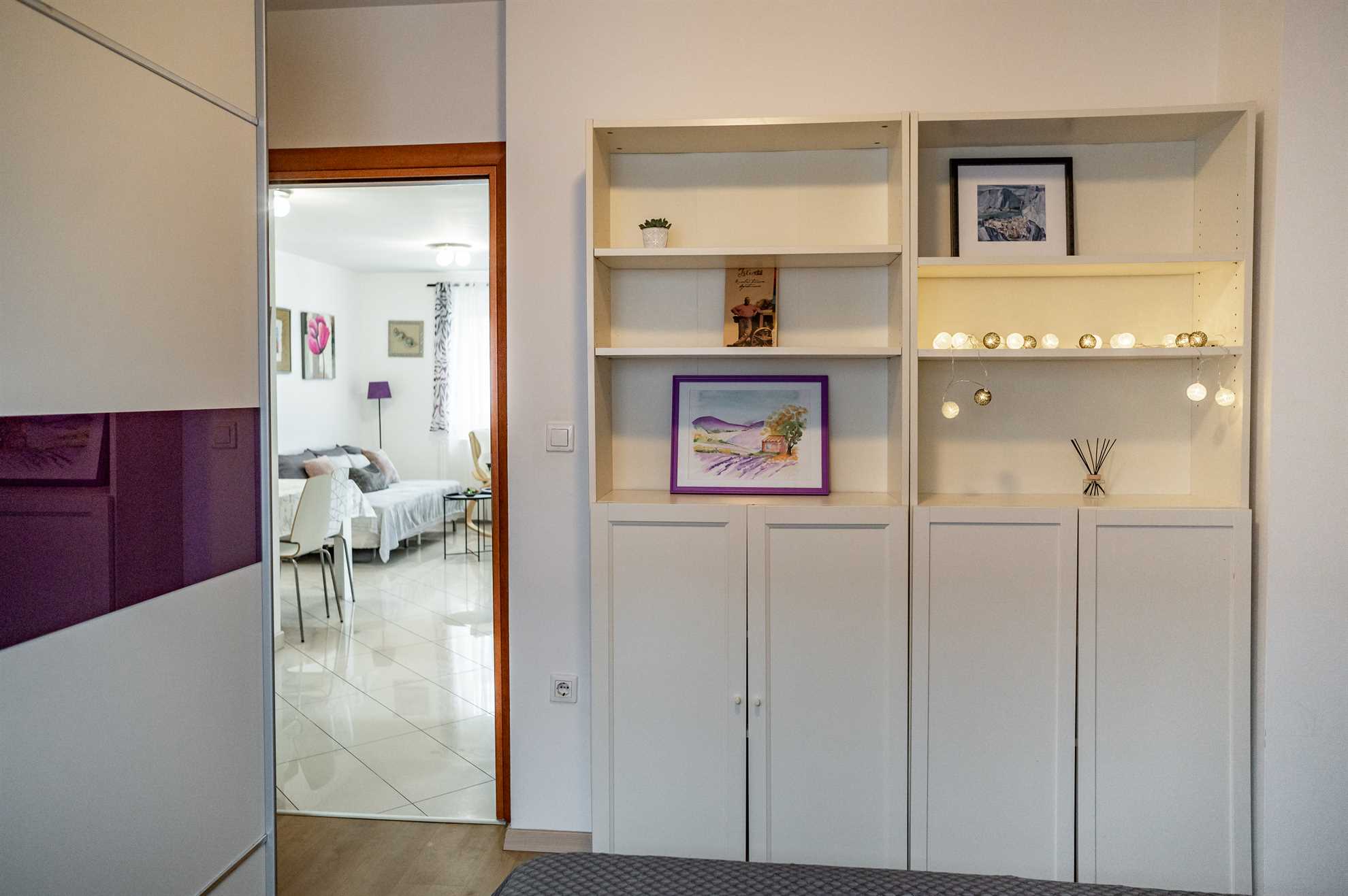 Apartment with escape room & city game
