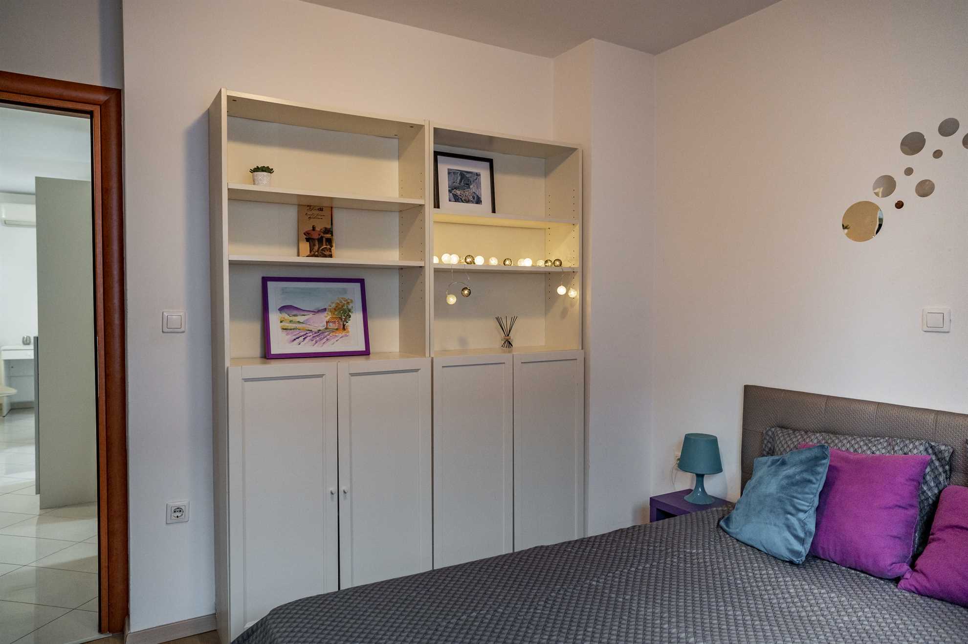 Apartment with escape room & city game