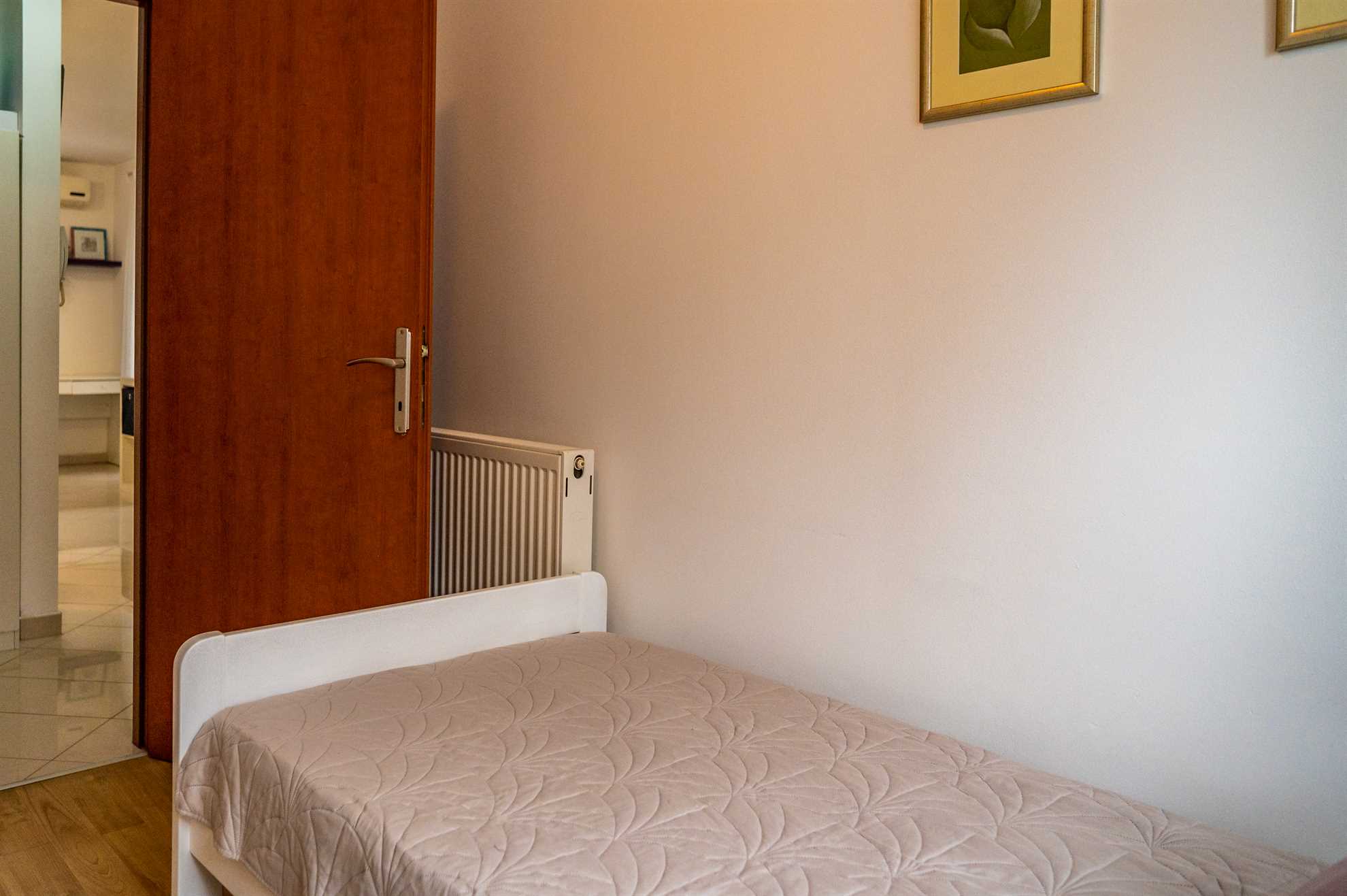 Apartment with escape room & city game