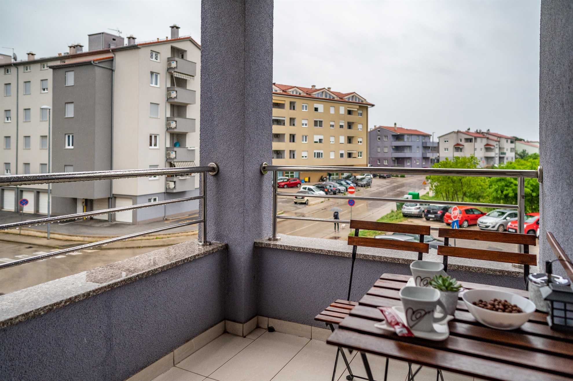 Apartment with escape room & city game