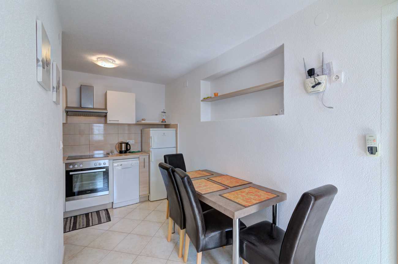Apartman 2 s pogledom na more NV 3