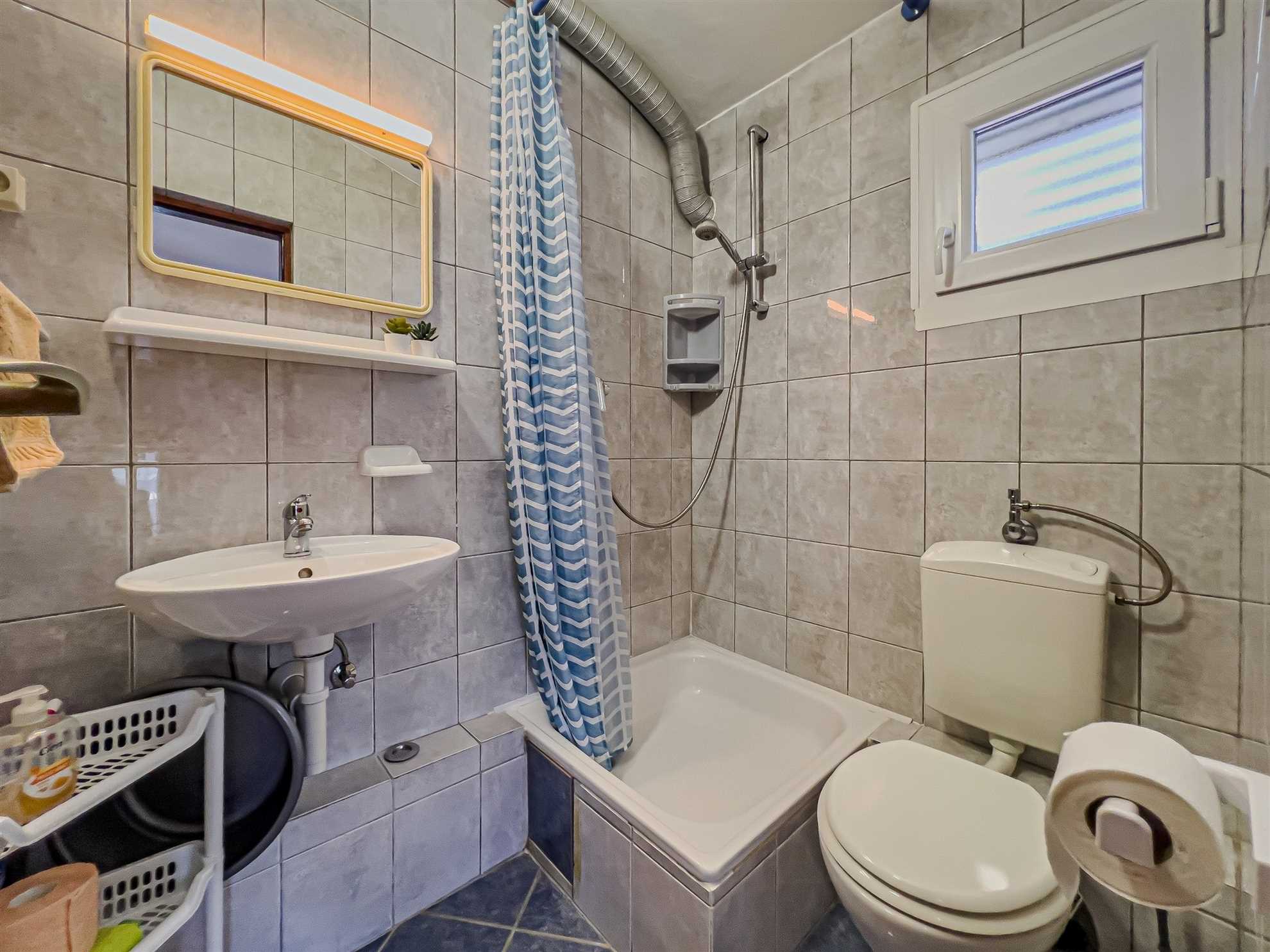 App Šantek 1 - Apartment with sea view | only 50m from beach | for 4 persons