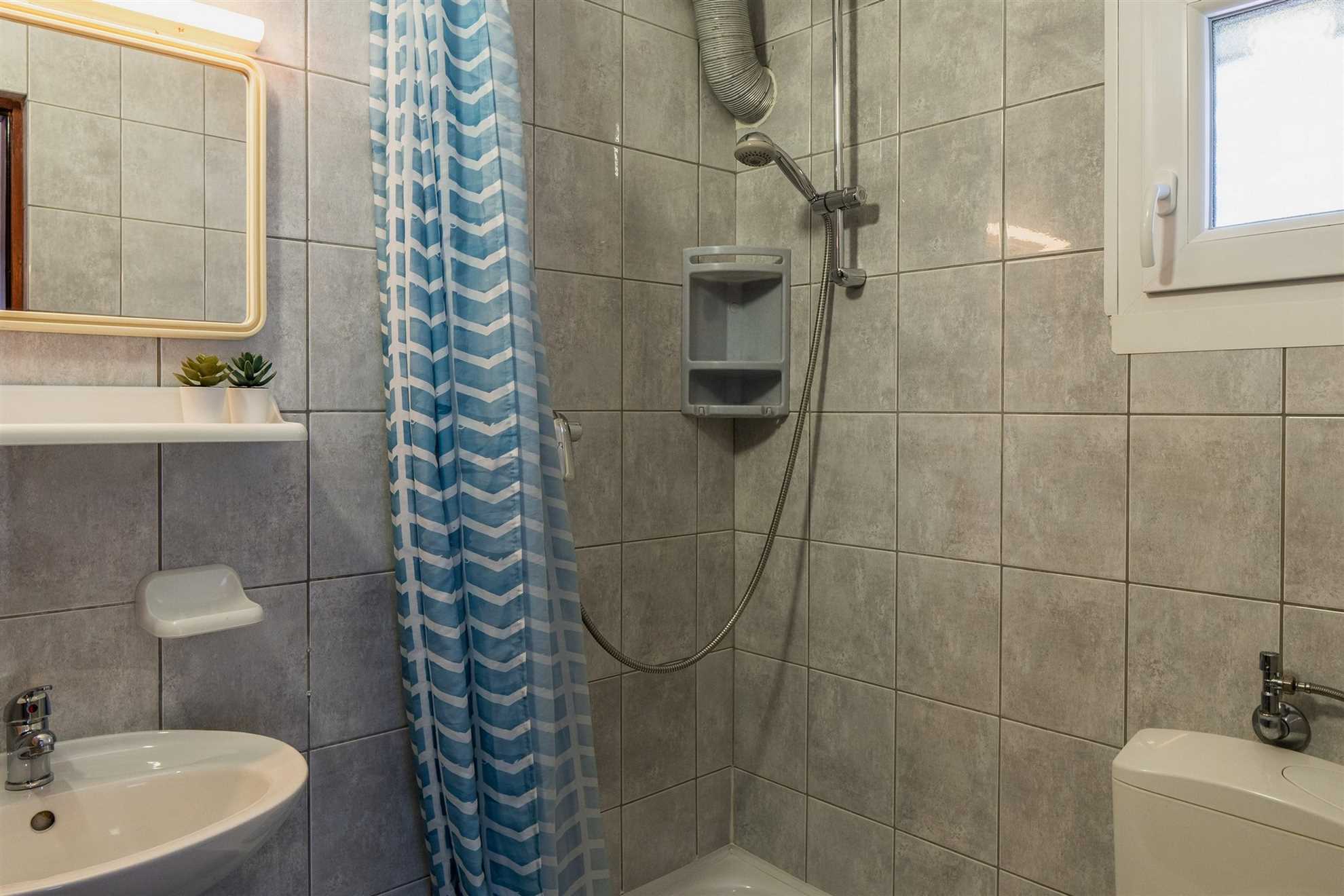 App Šantek 1 - Apartment with sea view | only 50m from beach | for 4 persons