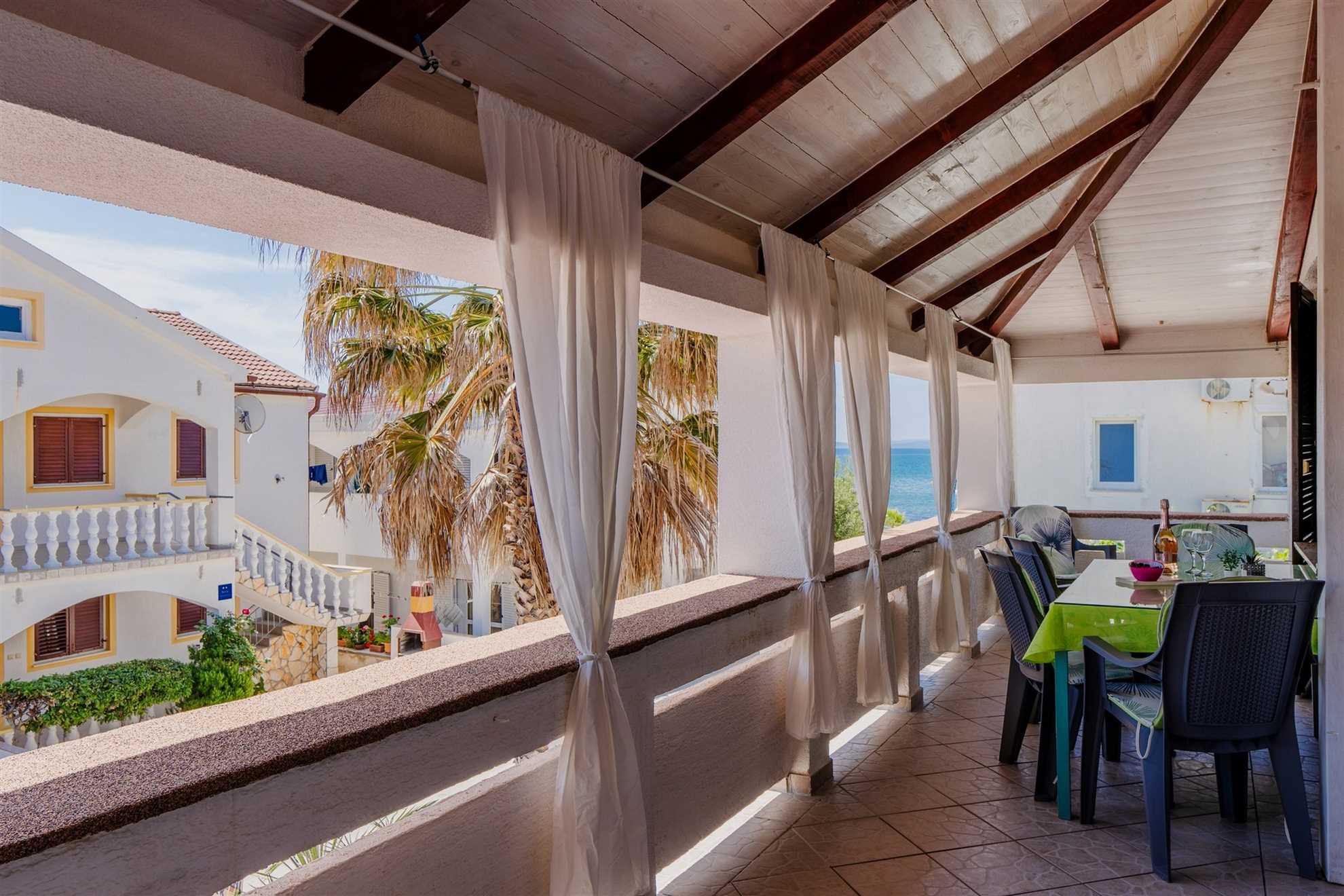 App Šantek 1 - Apartment with sea view | only 50m from beach | for 4 persons