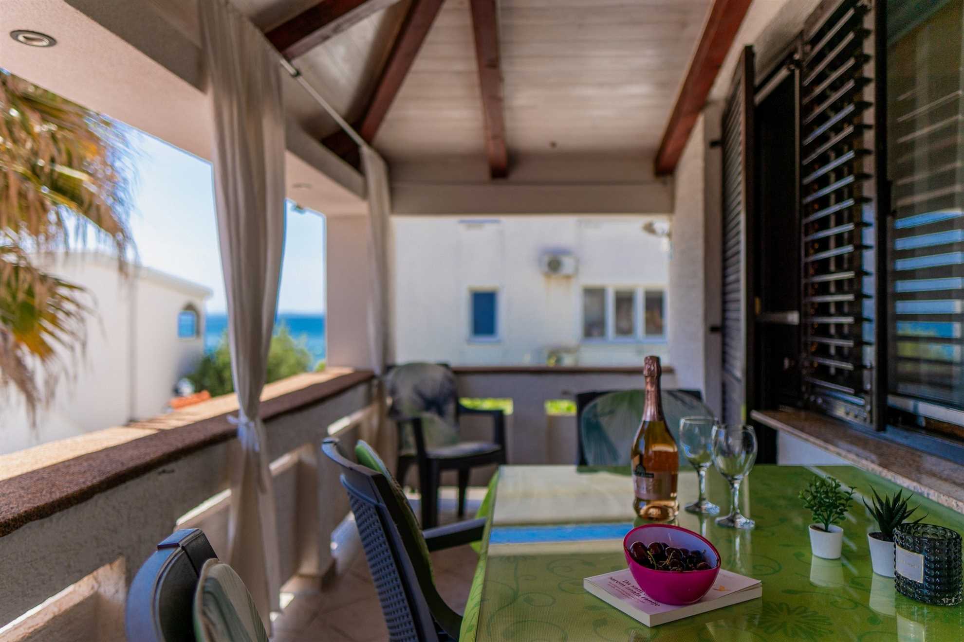 App Šantek 1 - Apartment with sea view | only 50m from beach | for 4 persons