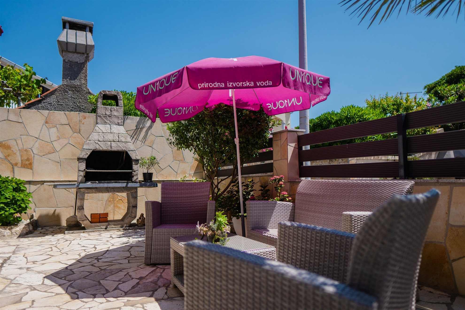 App Šantek 1 - Apartment with sea view | only 50m from beach | for 4 persons