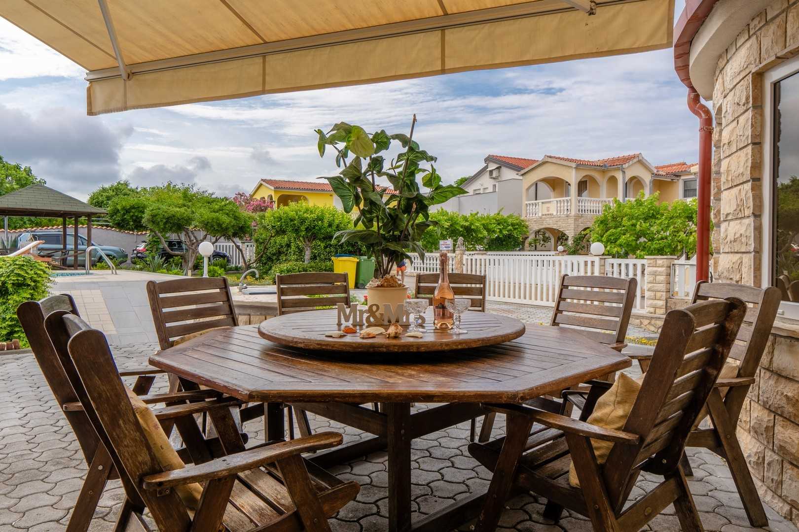 Villa Lulić - for 8-12 persons | 2 apartments | Pool and fitness area