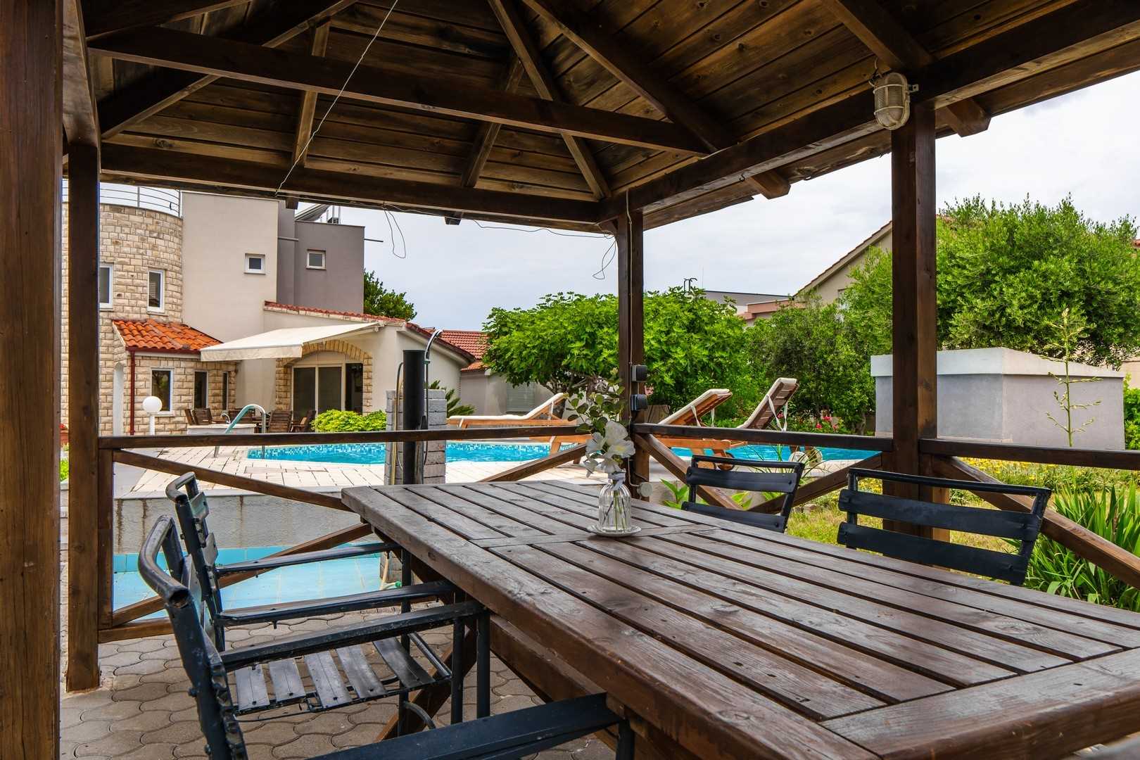 Villa Lulić - for 8-12 persons | 2 apartments | Pool and fitness area