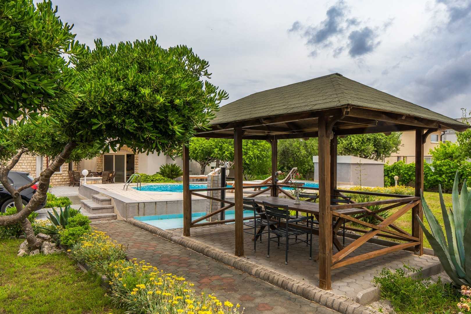 Villa Lulić - for 8-12 persons | 2 apartments | Pool and fitness area