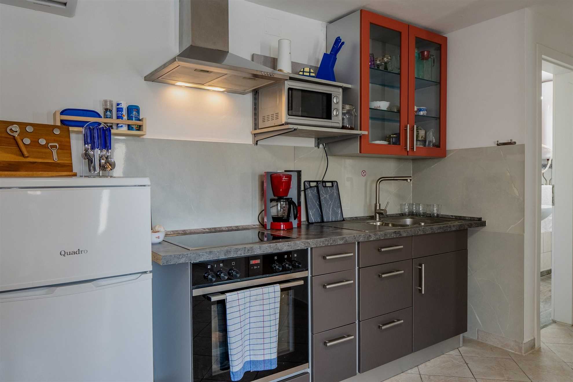 App Jurčević 1 - for 2-4 persons | quiet location | just 200m from beach