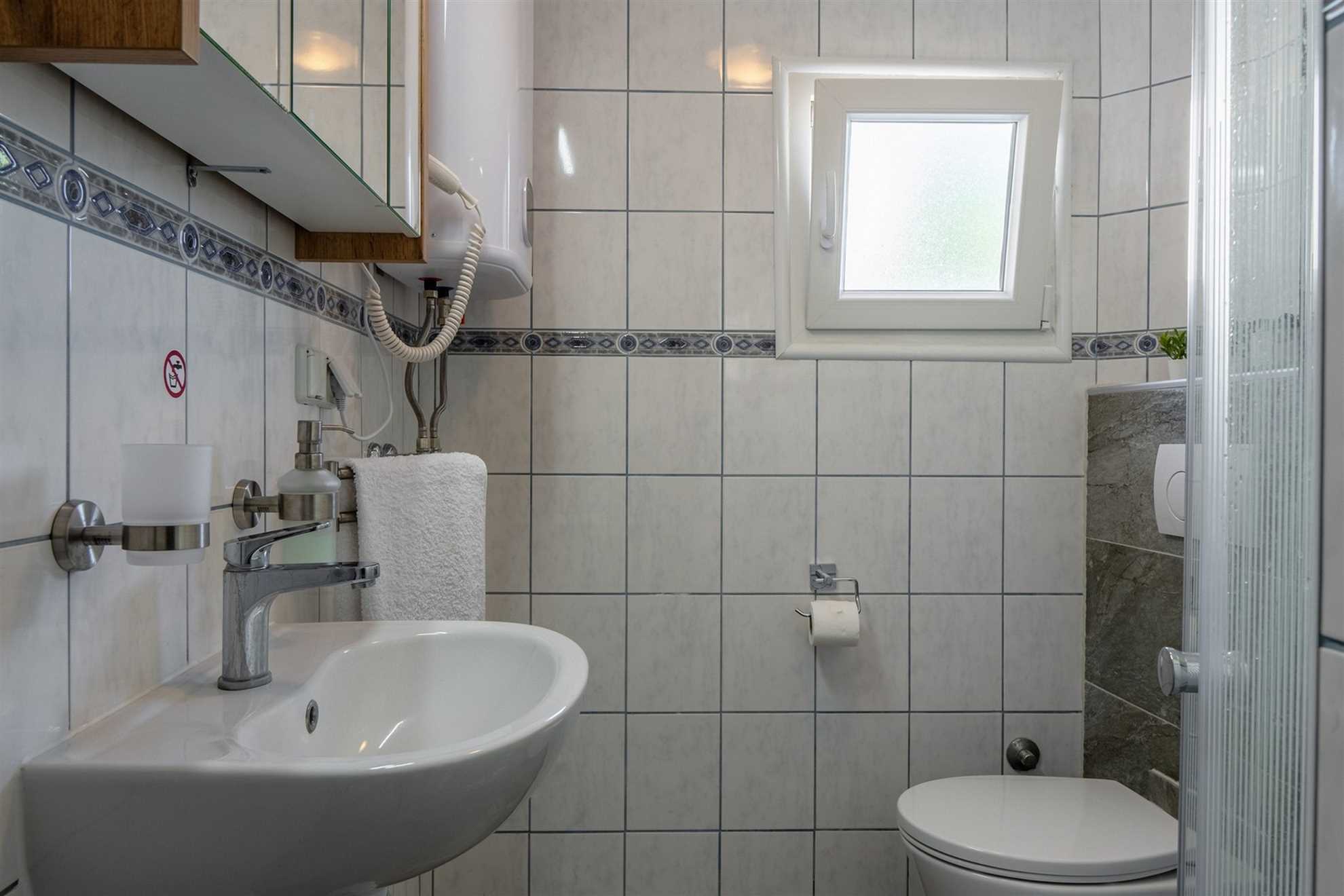 App Jurčević 1 - for 2-4 persons | quiet location | just 200m from beach