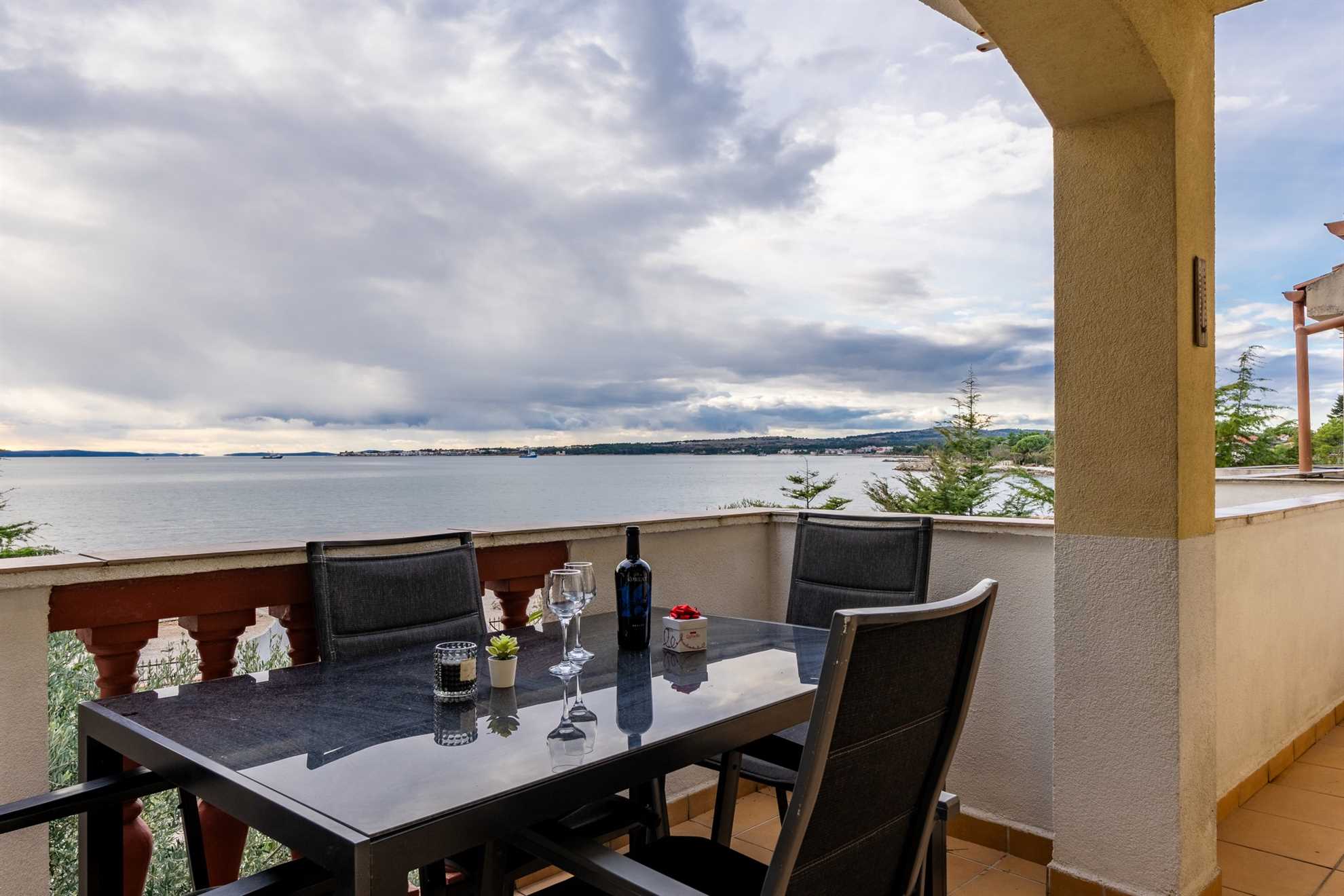 App Strand 5 - Sea view | just 10m from beach | for 4-5 persons