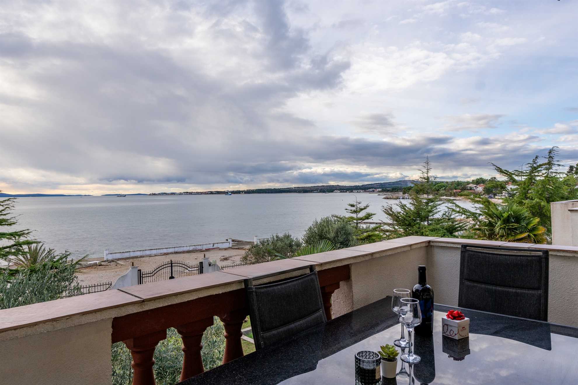 App Strand 5 - Sea view | just 10m from beach | for 4-5 persons