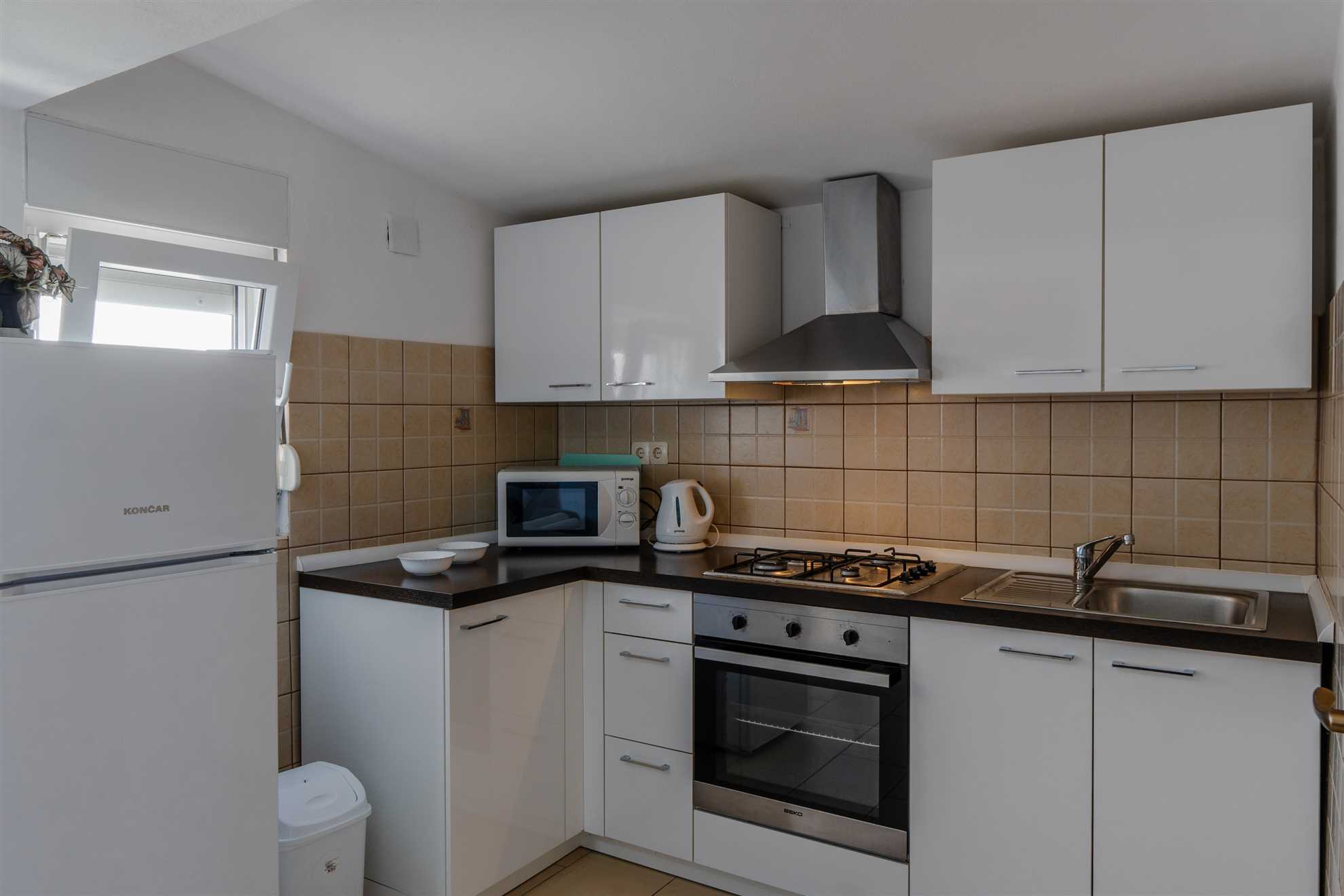 App Josipović 1 - Apartment with balcony | for 2-4 persons | BBQ