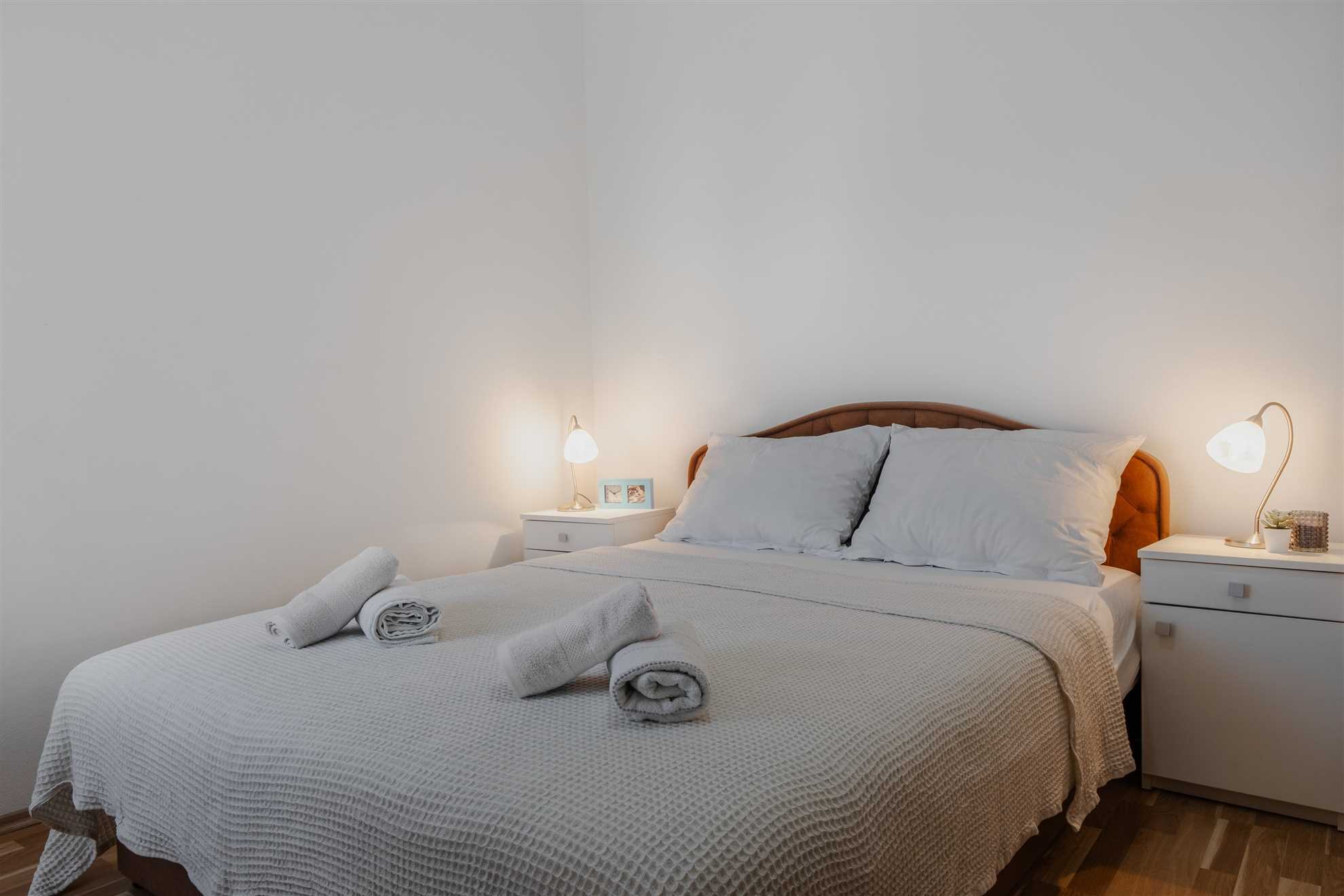 App Josipović 1 - Apartment with balcony | for 2-4 persons | BBQ