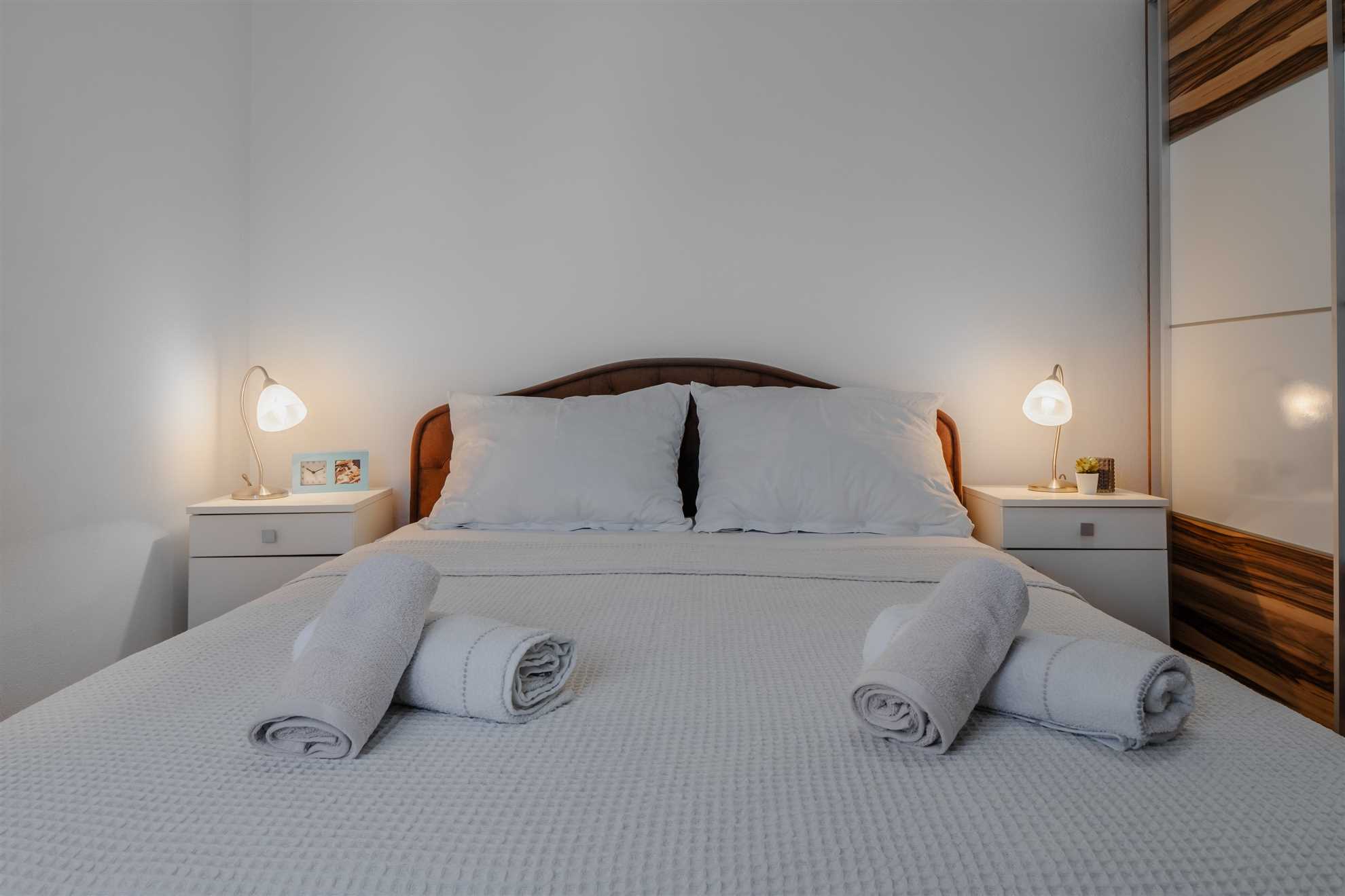 App Josipović 1 - Apartment with balcony | for 2-4 persons | BBQ