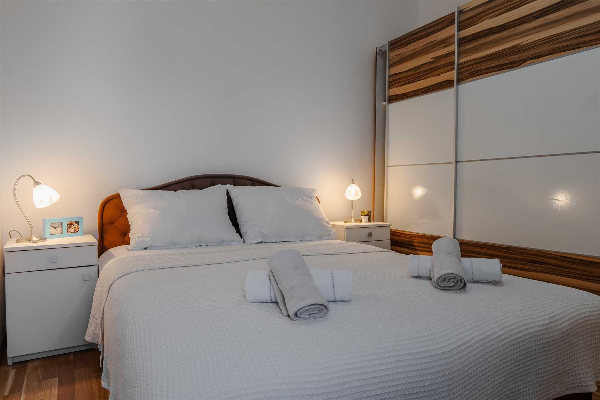 App Josipović 1 - Apartment with balcony | for 2-4 persons | BBQ