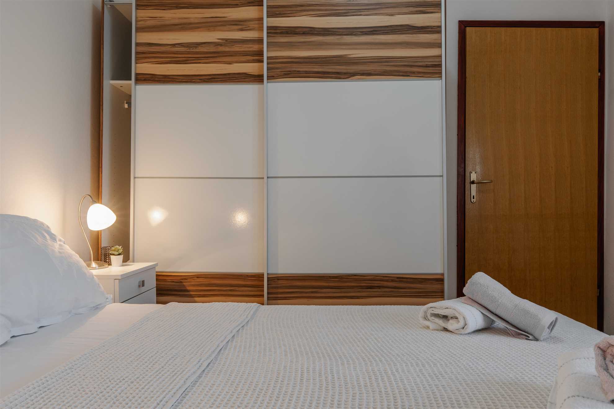 App Josipović 1 - Apartment with balcony | for 2-4 persons | BBQ