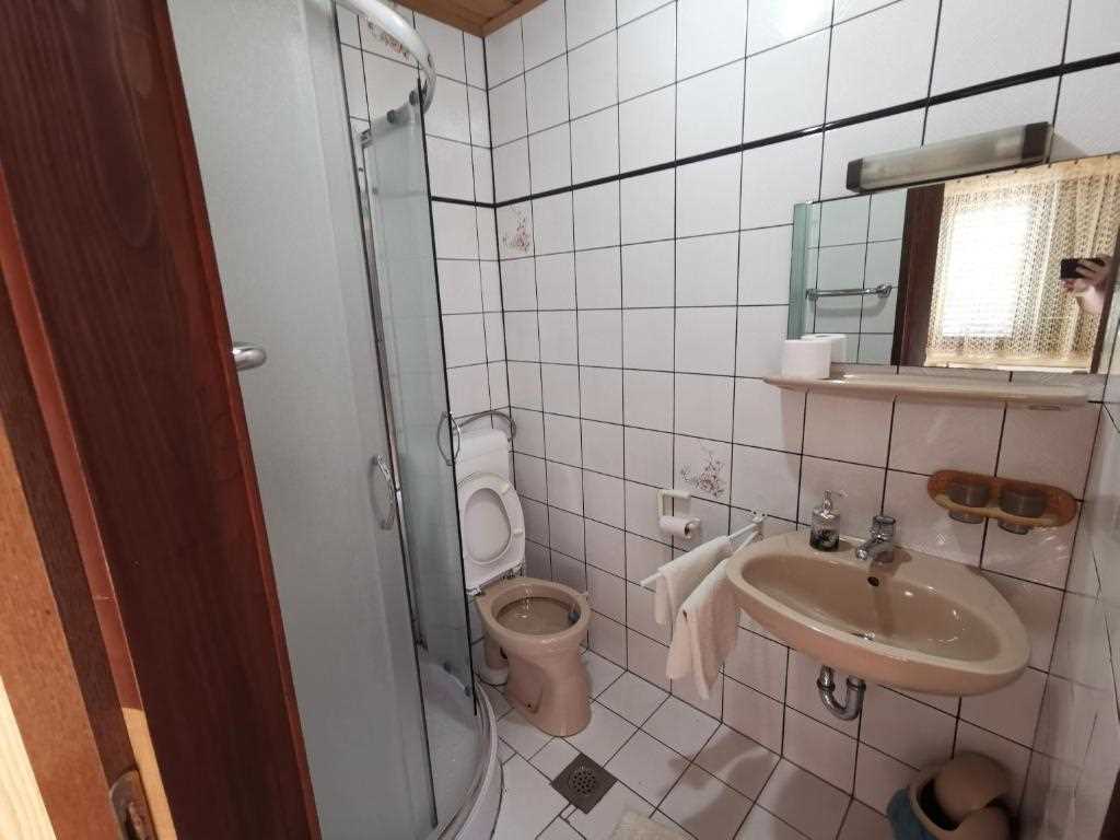 Dijana Room 1