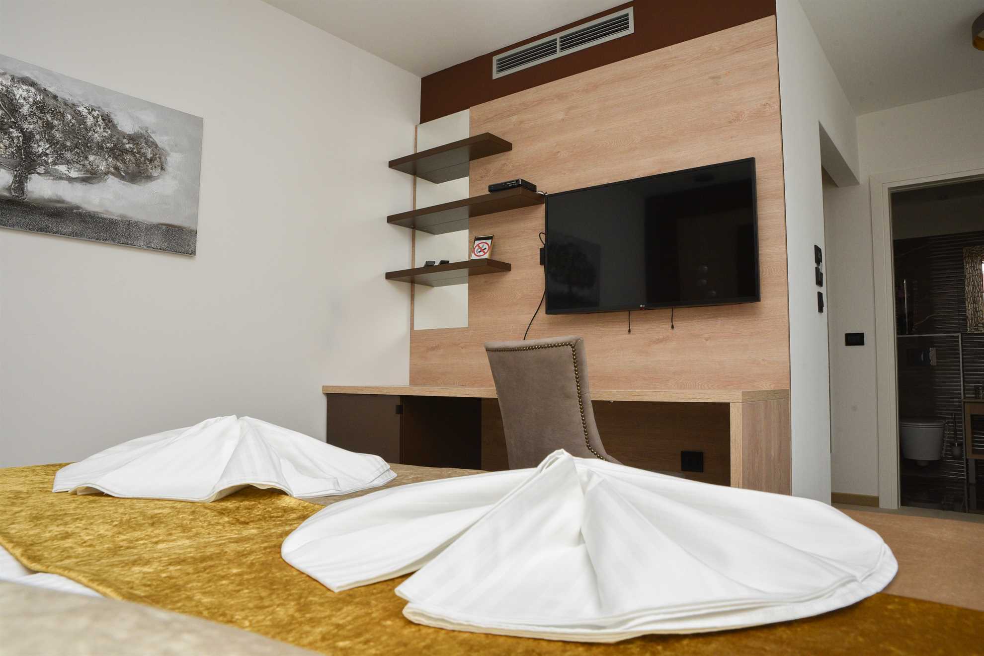 Deluxe double room with park view - 205