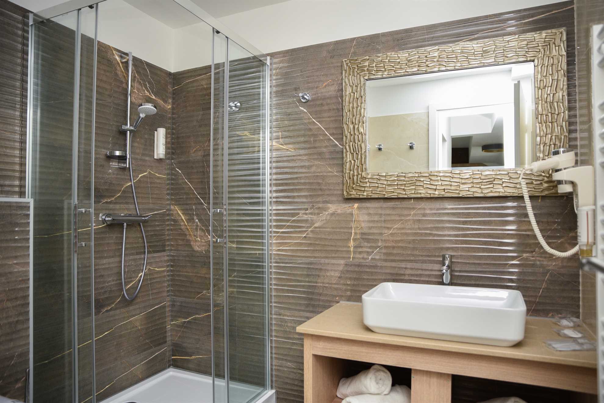 Deluxe double room - 302