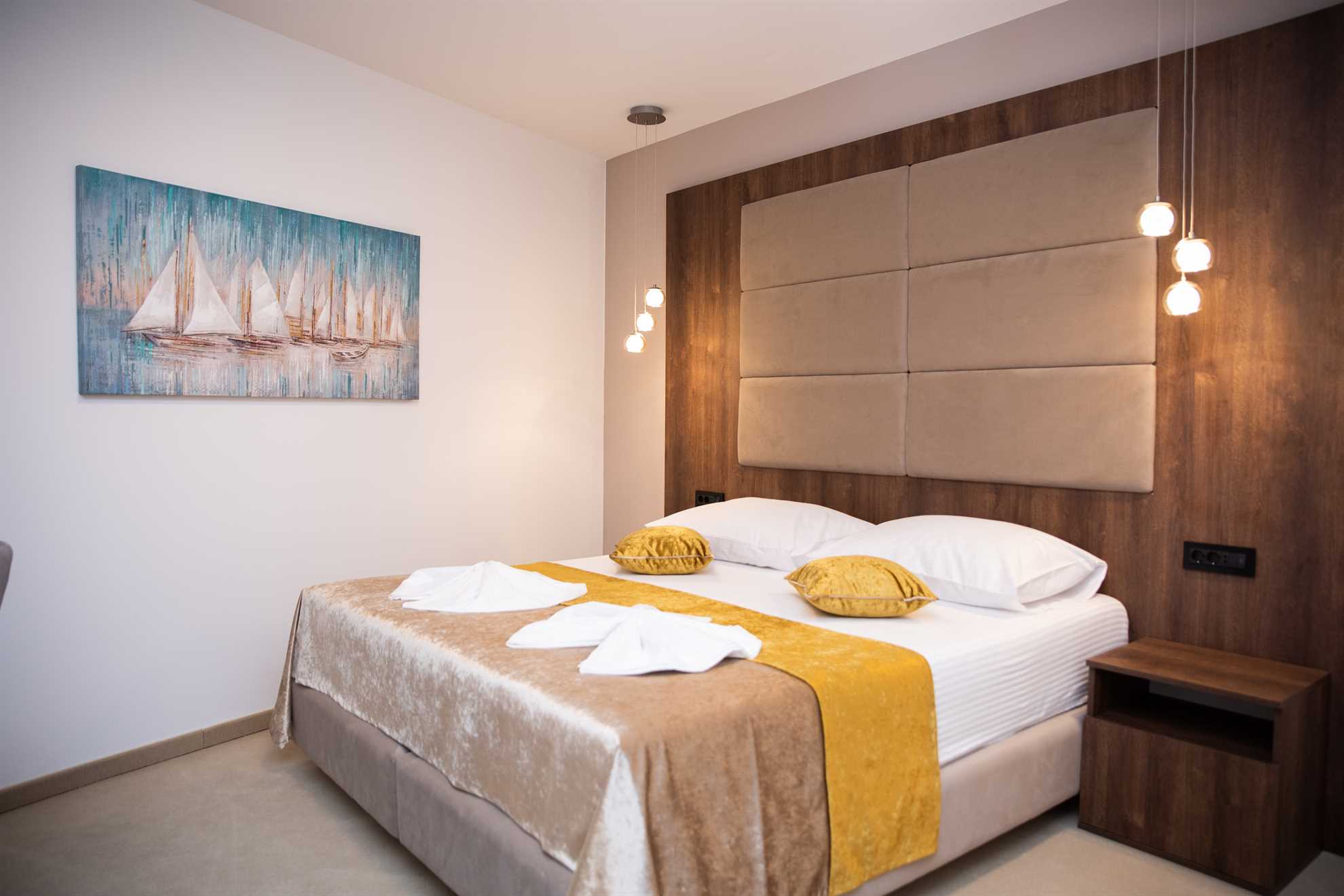 Deluxe double room - 104