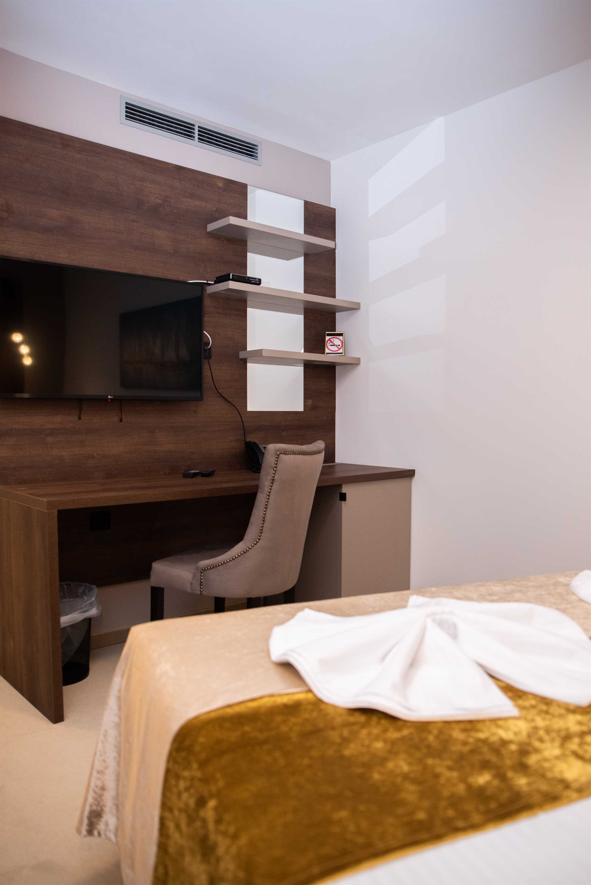 Deluxe double room - 104
